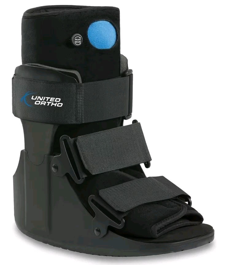 United Ortho Short Air Cam Walker Fracture Boot, Large, Black *Light Use*
