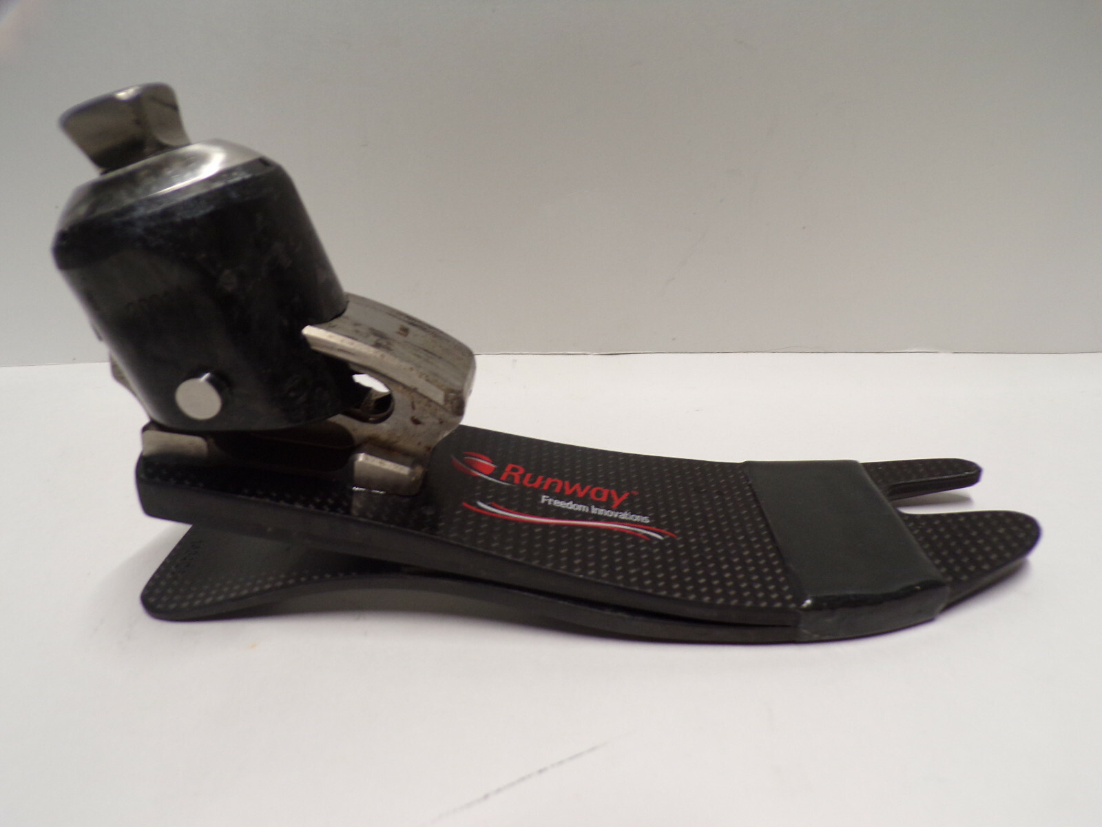 Freedom Runway Carbon Fiber Prosthetic Foot Size 24 Category 2 RIGHT