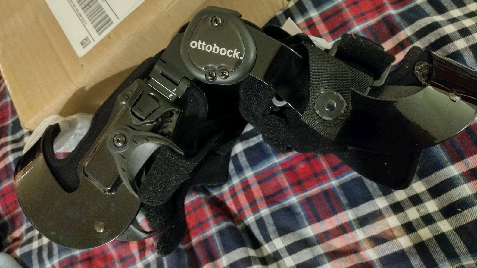 OTTOBOCK OA RESTORE- KNEE BRACE. NEW WITH CARRY BAG #50K29