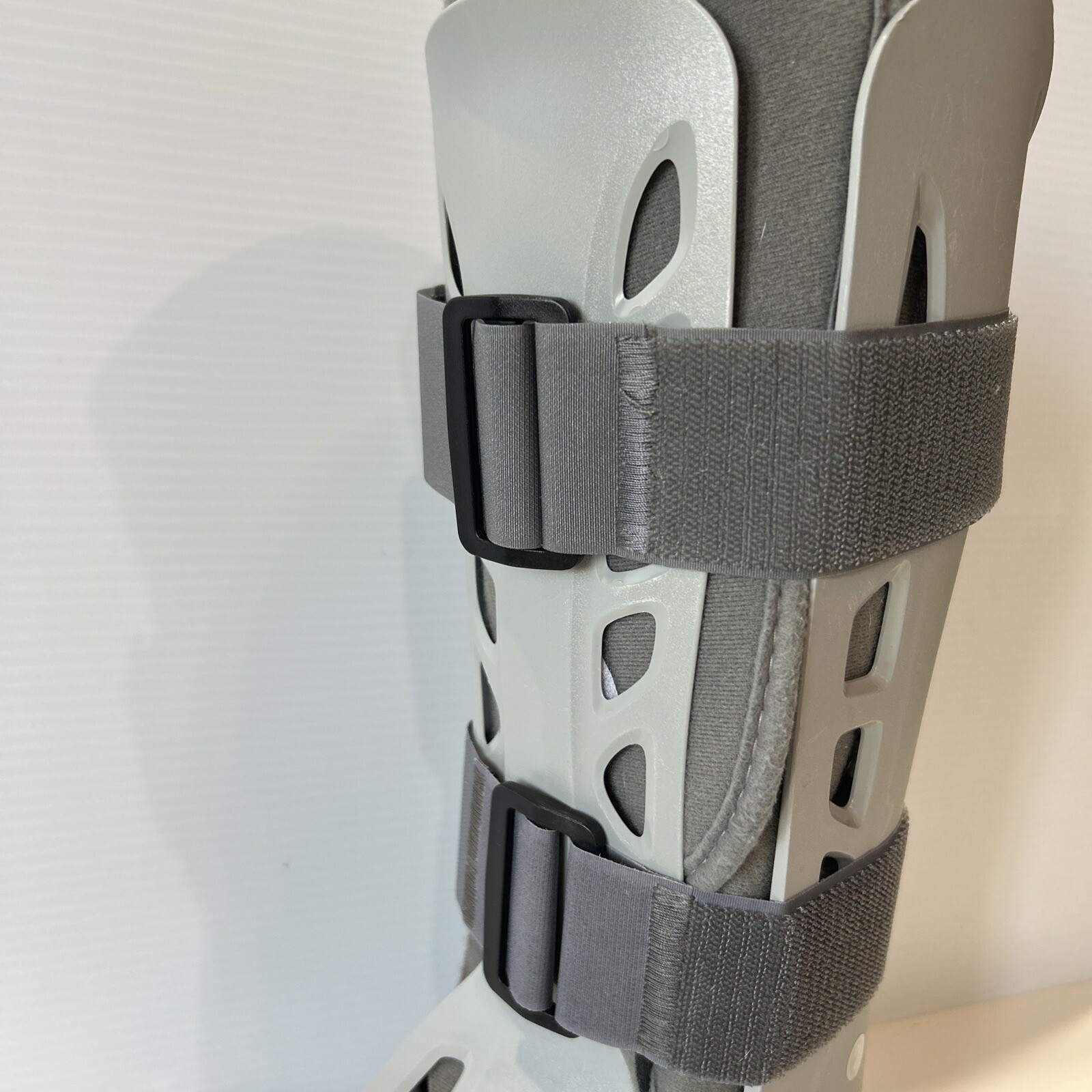 Aircast Softstrike Walking Post Surgical Boot Air Bag Pump Walking Cast DJO