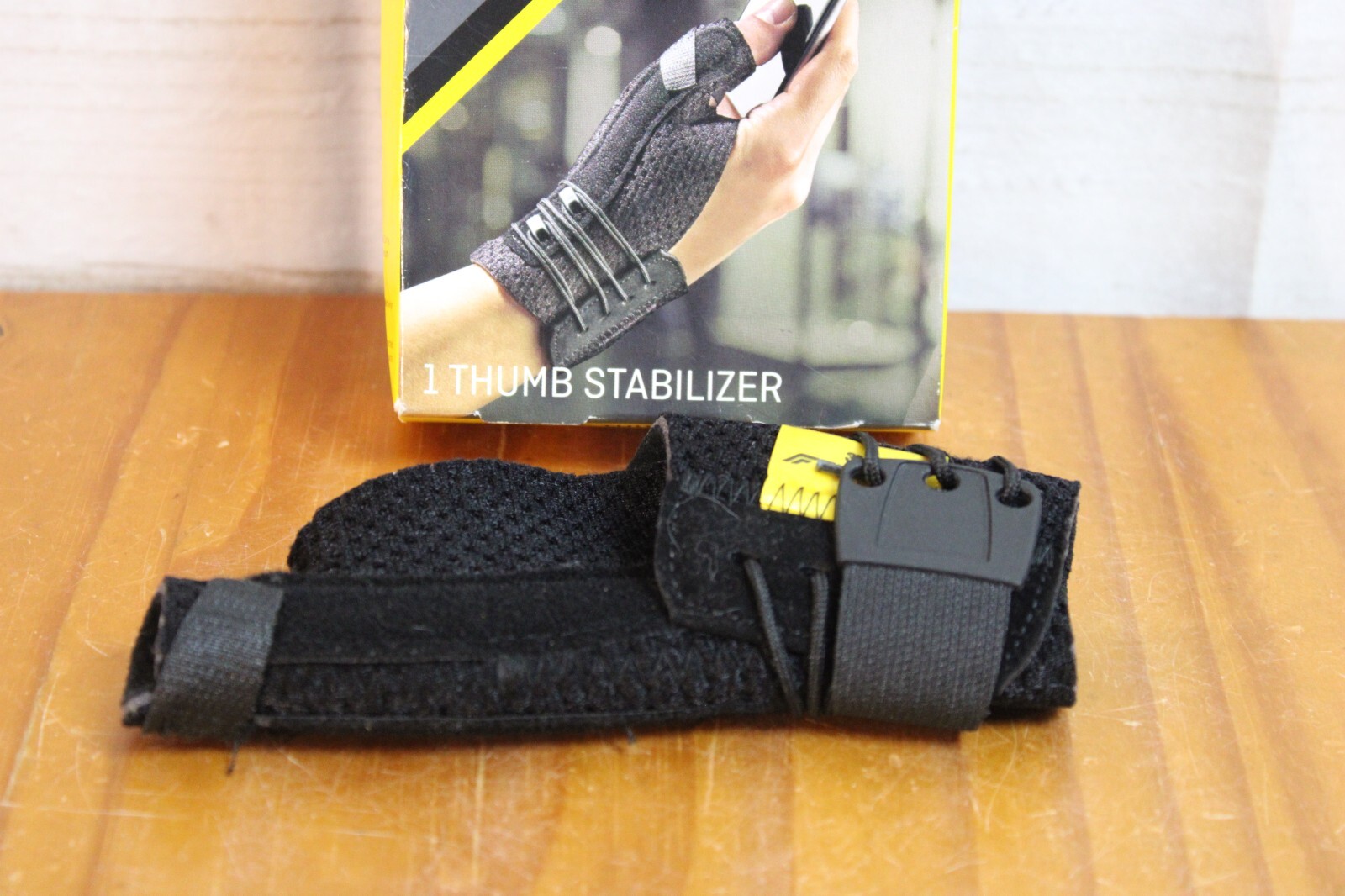 NEW/Open Box ~ Futuro Thumb Deluxe Stabilizer – Size Small/Medium ~ Black