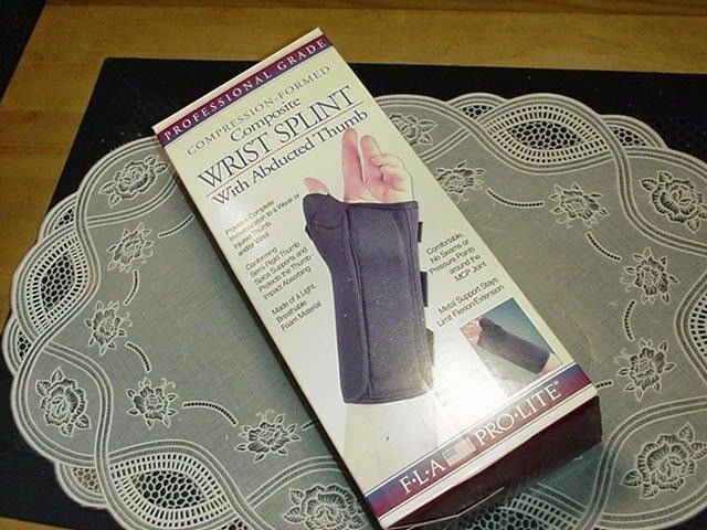 Prolite Wrist Splint Brace Support Large Right Hand Immob Thumb 22460 F.L.A