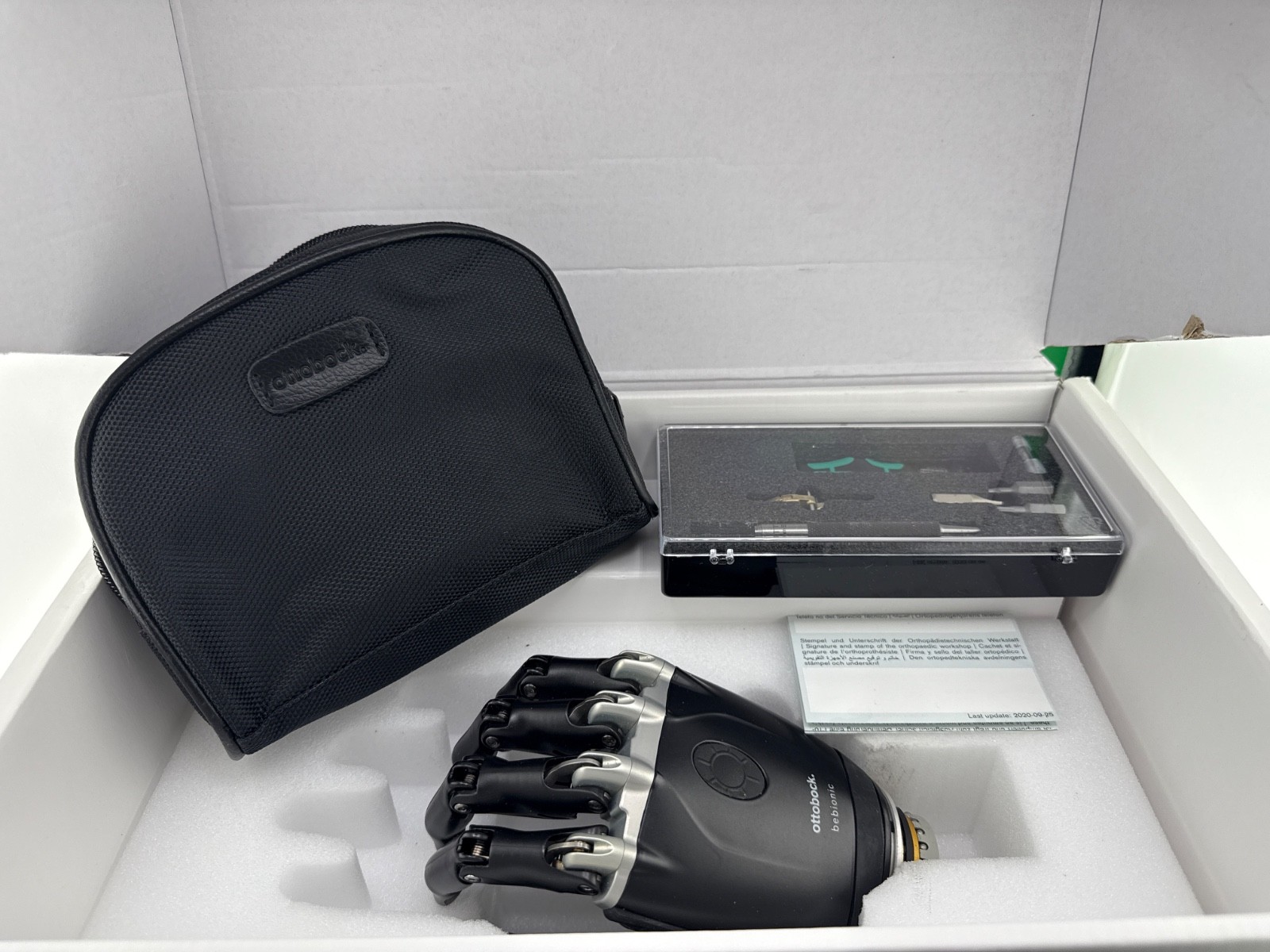 Ottobock Otto bock EQD bebionic 8e70=R-M prosthetic hand. New. Right. Size med.