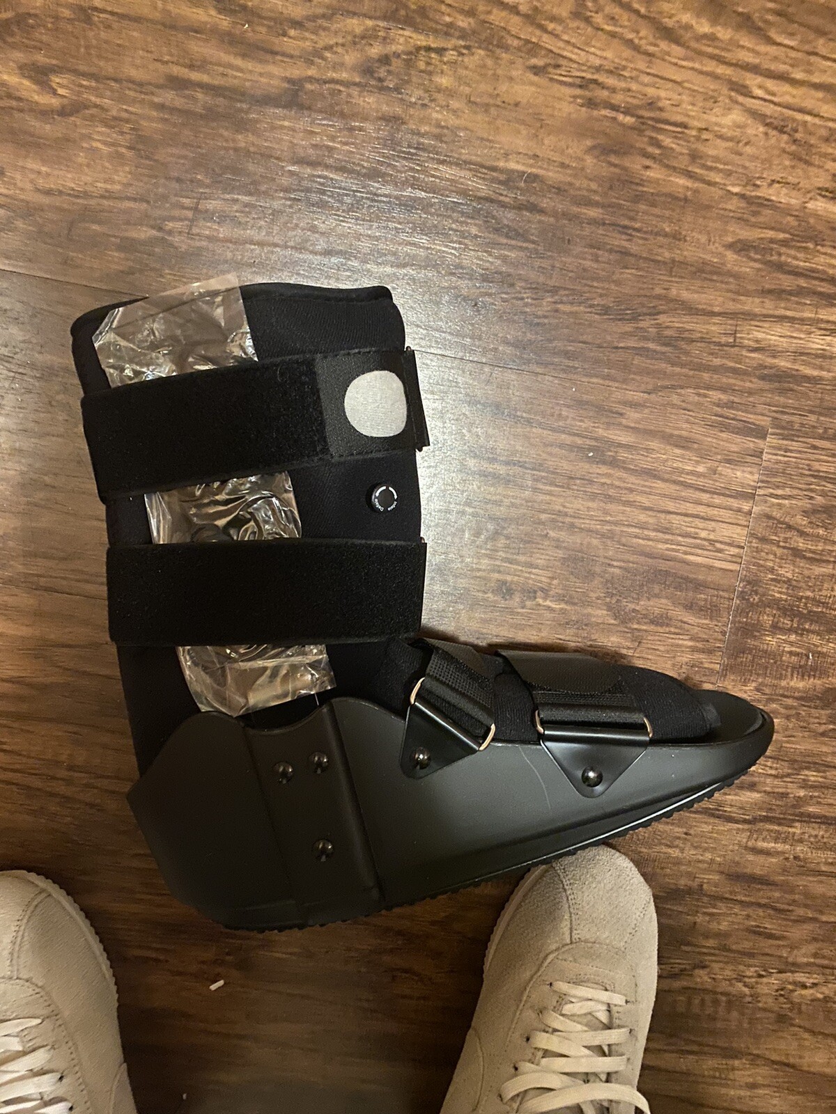 United Ortho Walker Fracture Boot Large Black Short Air Cam Walker