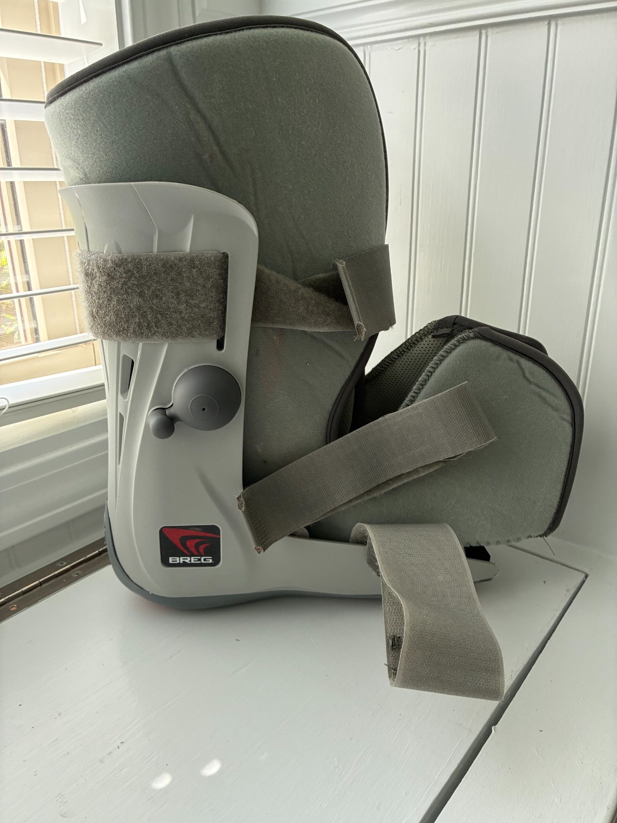 Aircast AirSelect Short Walker Brace / Walking Boot – Gray, Size: M