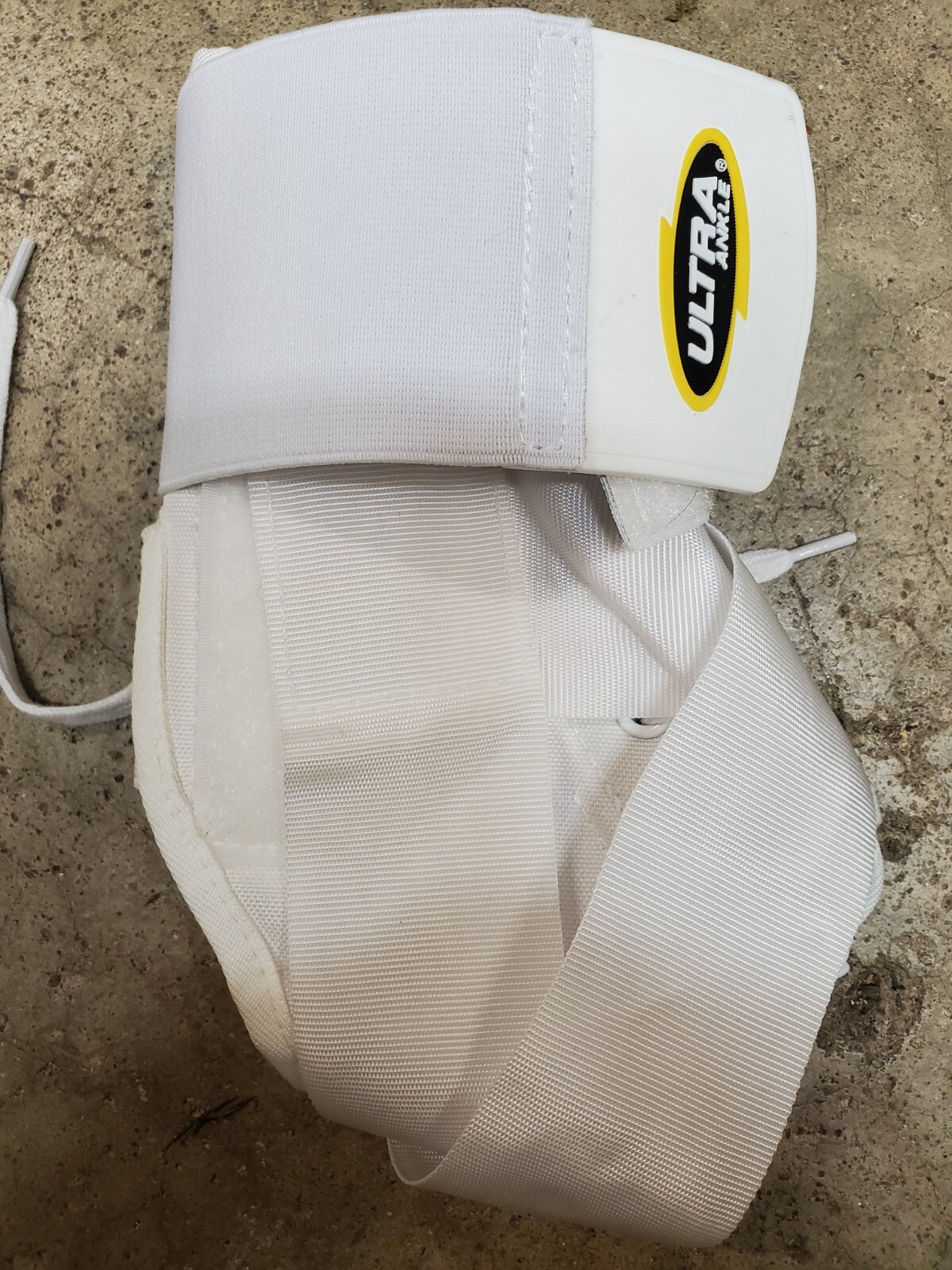 Ultra 360® Lace-Up Adjustable Ankle Brace – Ankle Stabilization X-SMALL White