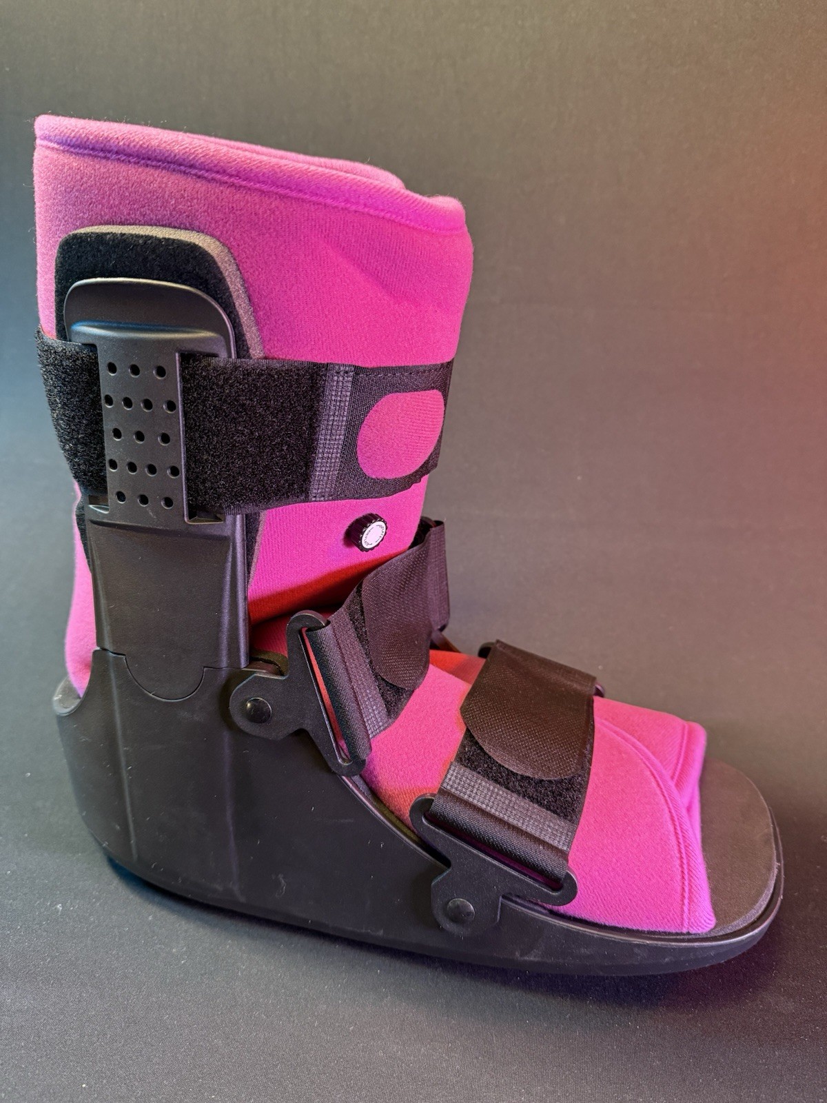 SB Low To Air Fracture Boot Large Pink Female 11.5-13.5 Male 10.5-13