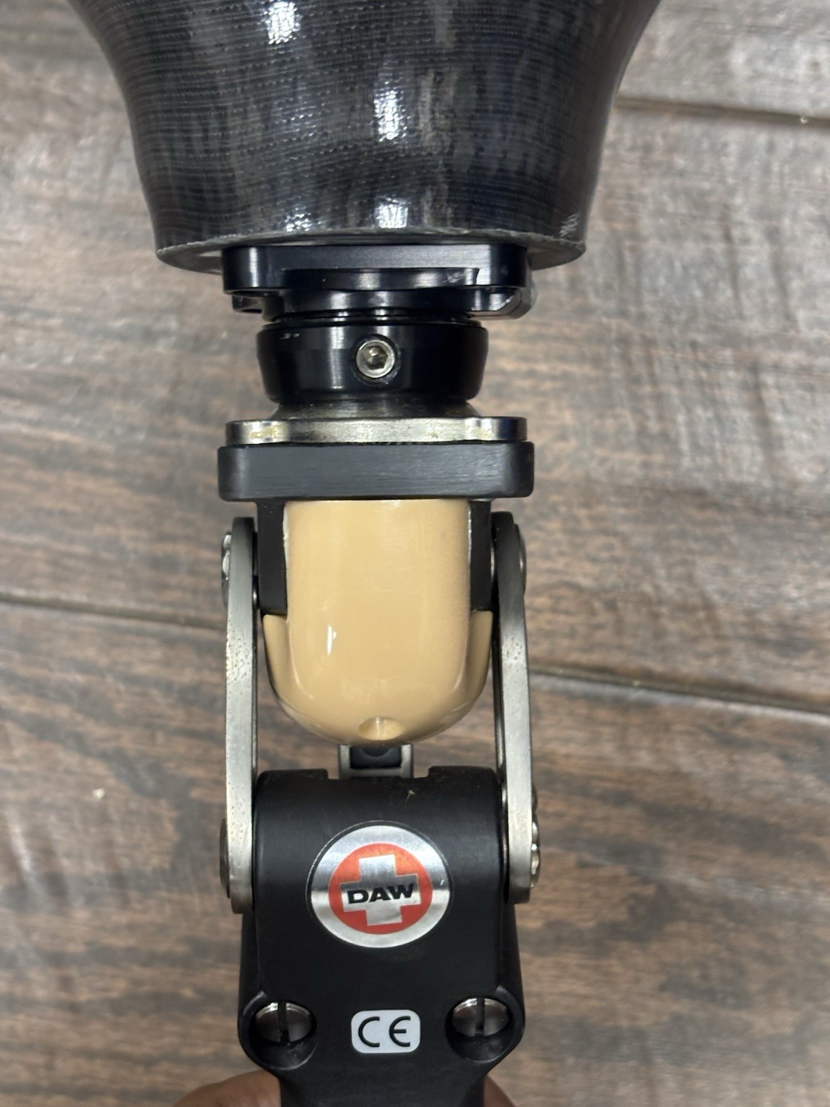 HY-Stan prostetic left leg carbon fiber