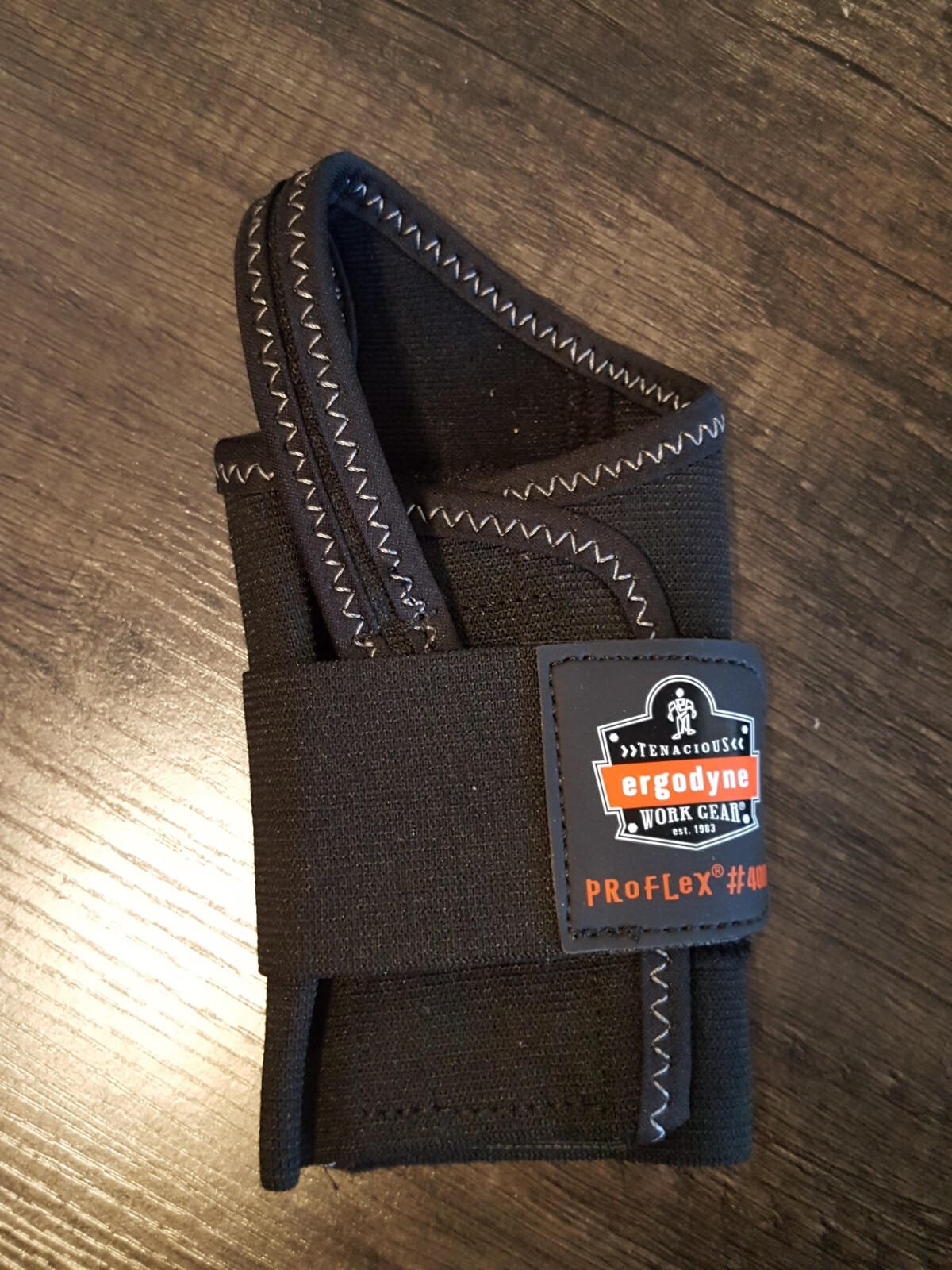 Tenacious Ergodyne Work Gear #4000 Proflex Wrist Support – Right / Large