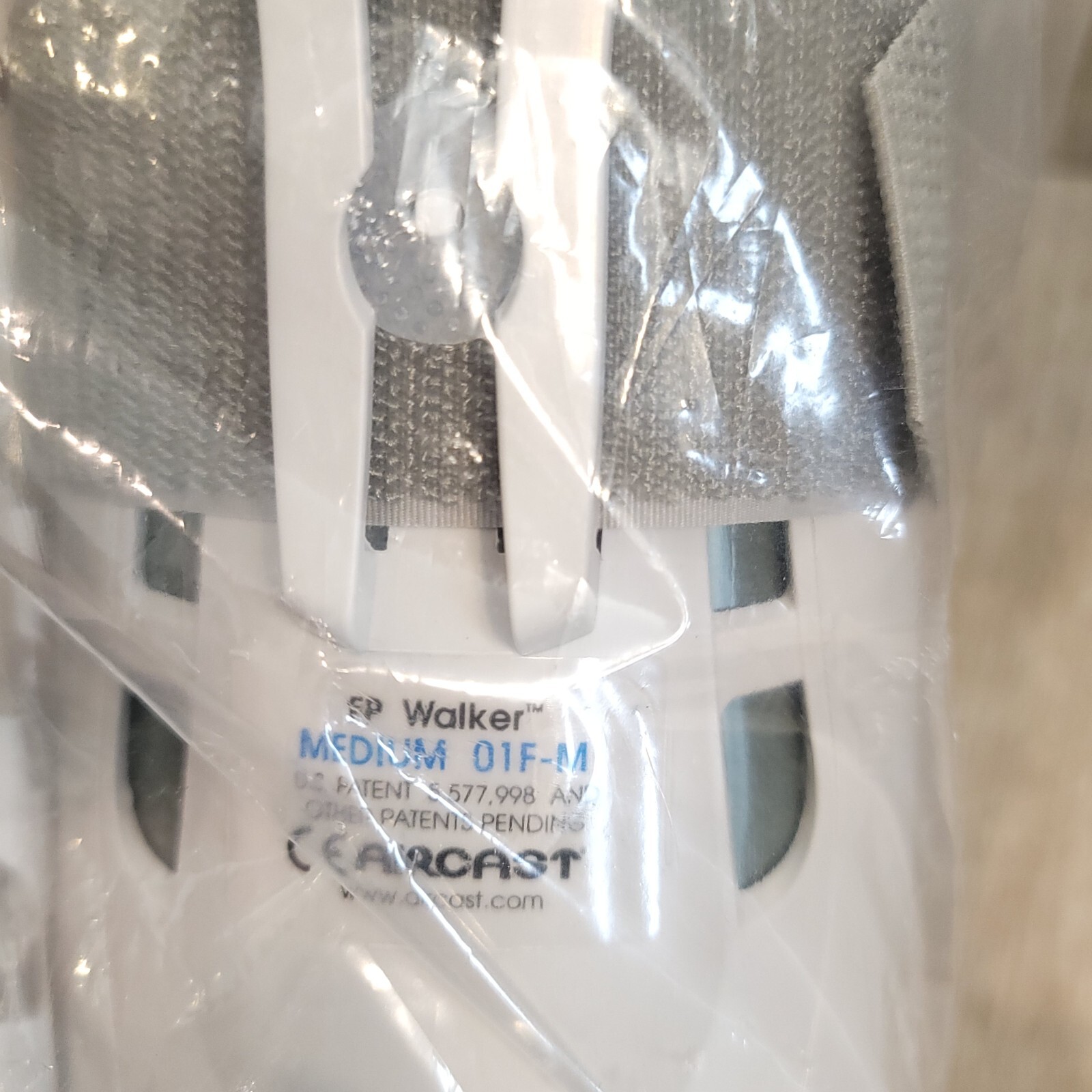 Aircast FP Walker Medium 01F-M Inflatable Deflatable Medical Walking Boot w/Pump