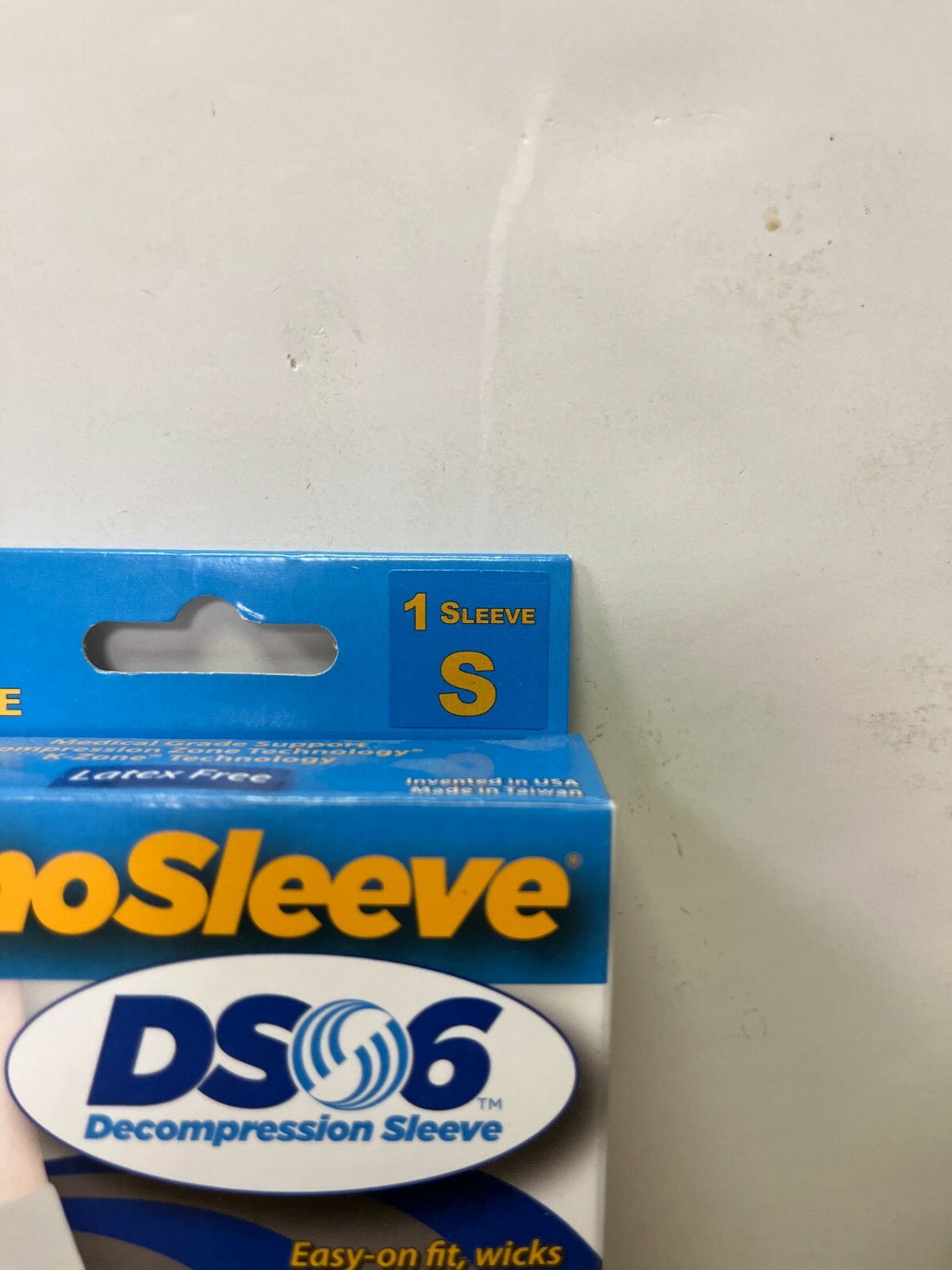 OrthoSleeve DS6 Decompression Sleeve (S or XL)
