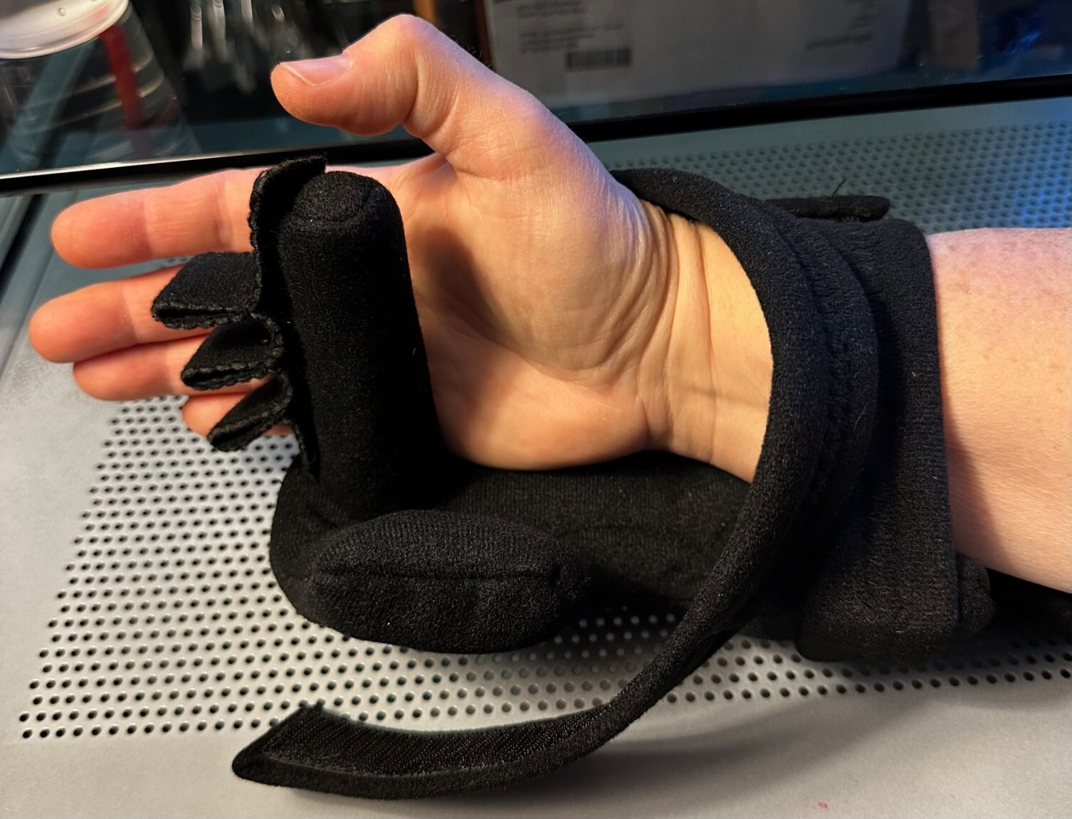 Comfortland Endeavor Wrist Splint Tendon Surgical Recovery wrap brace medical