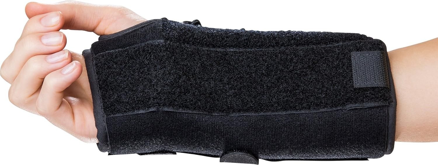 Rehabilitation Wrist Support with Soft Foam Laminate and Adjustable Dorsal Stay