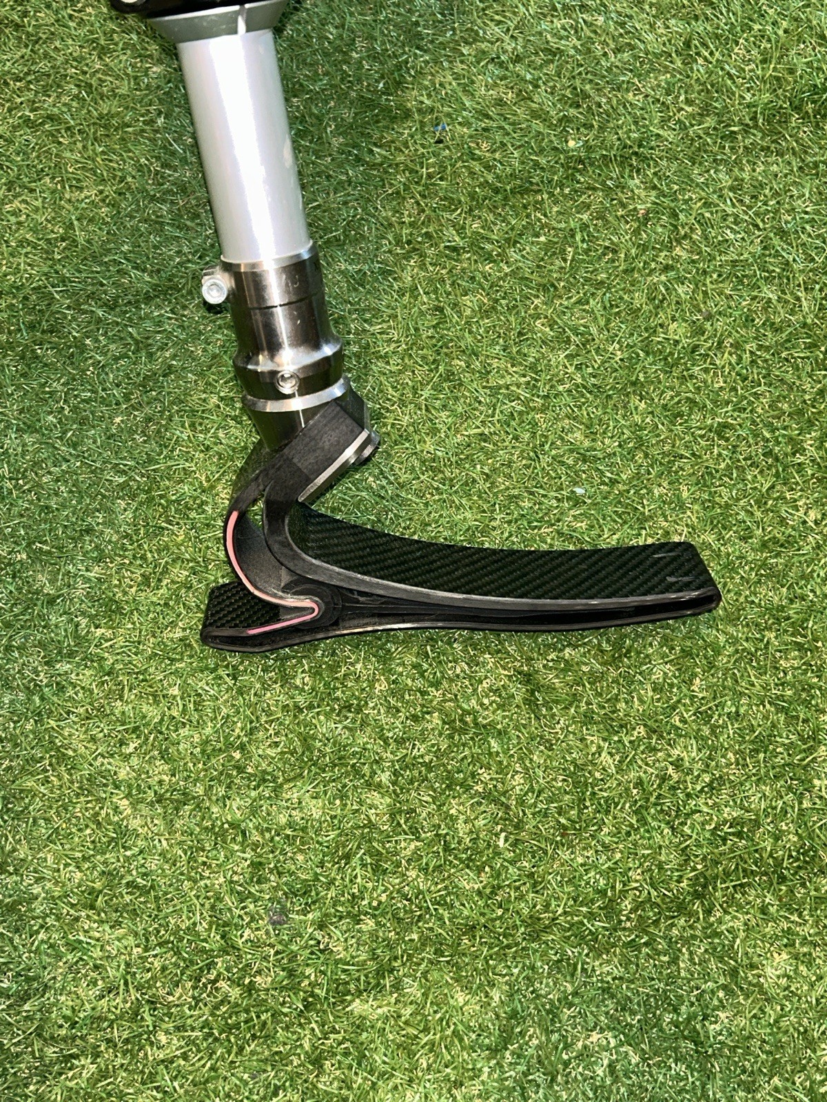 DAW Industries SLK Prosthetic leg. graph lite prosthetic knee