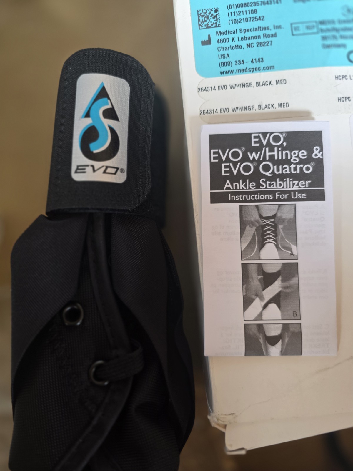 MedSpec EVO® Quatro® Ankle Stabilizer lot of 4 2 large /2 medium