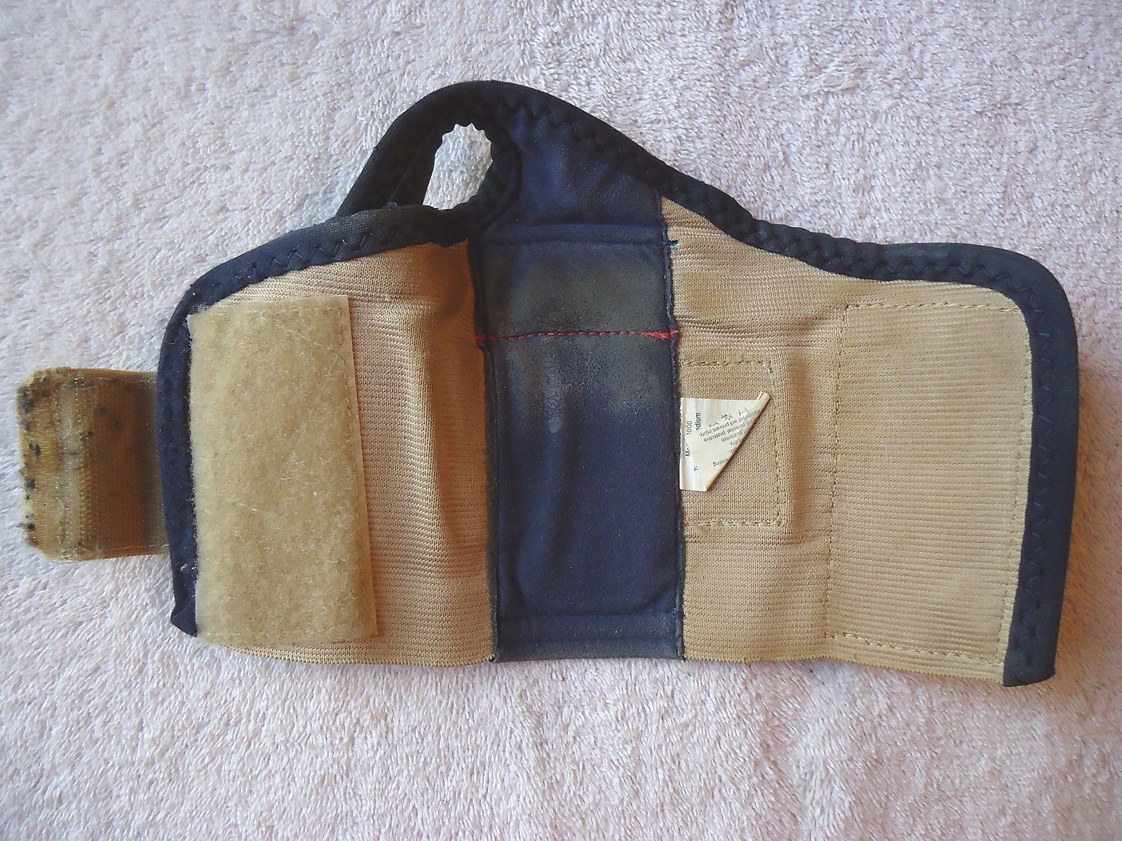 Lot Of 3 Wrist Supports And 1 Arm Sling ” GREAT COLLECTIBLE USEABLE ? LOT “