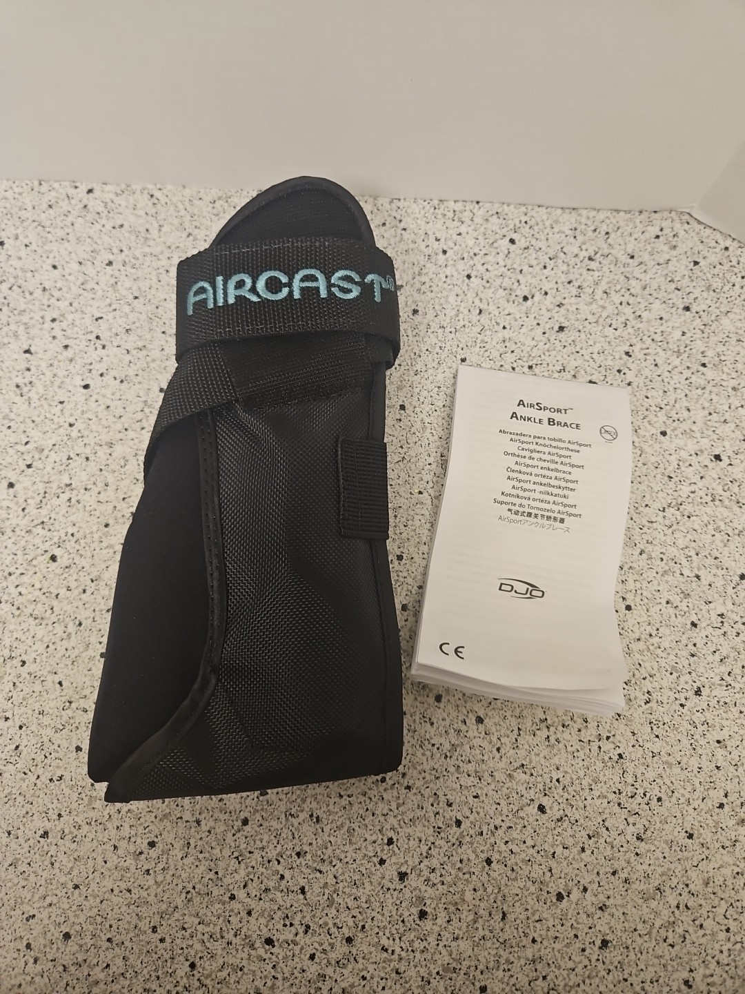 Aircast 02MMR Airsport Ankle Brace Medium Right Size Men’s 7.5-11 Women’s 9-12.5