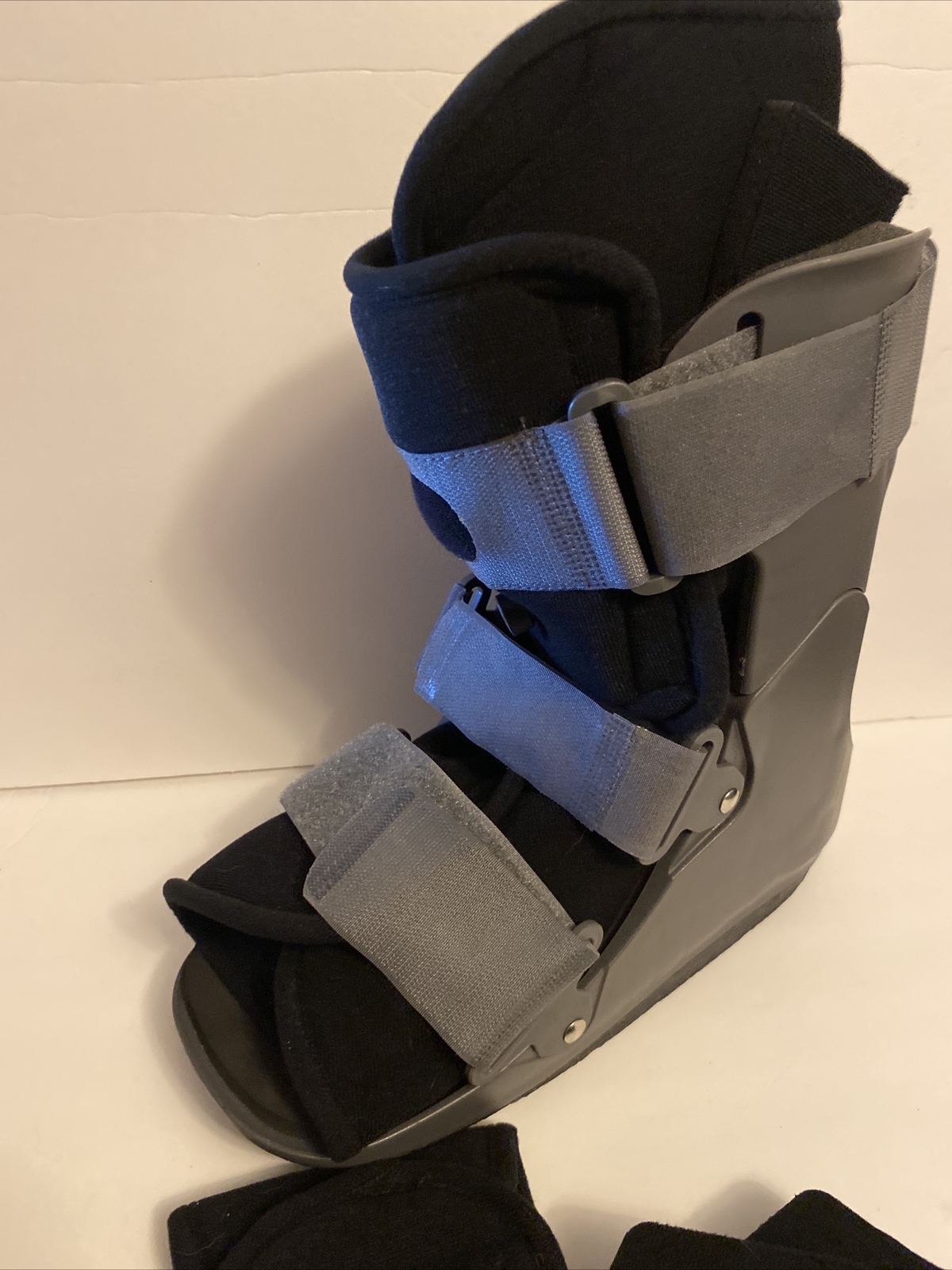 ExoArmor Super light Walking Boot (short Rise) Medium With Instructions New