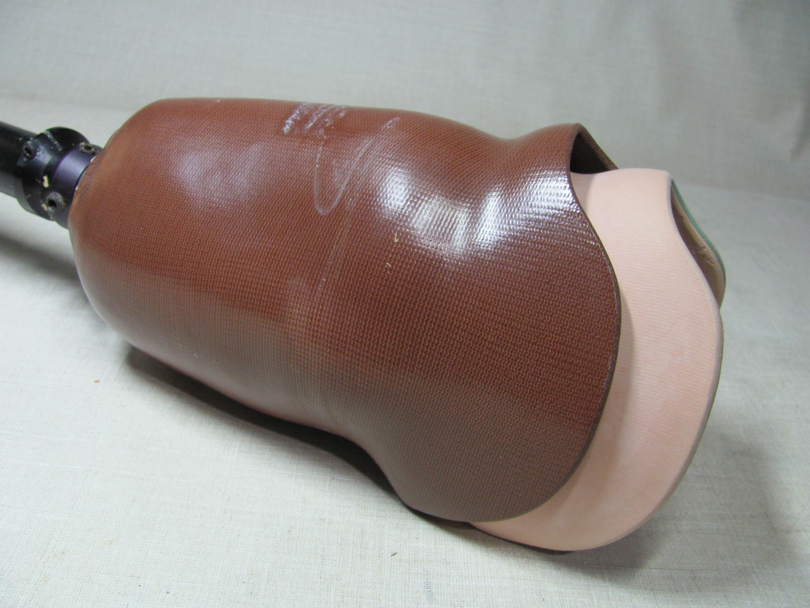 DYCOR ADL PROSTHETIC LEG LEFT BELOW-KNEE WITH SOCKET AND FOOT MADE IN USA