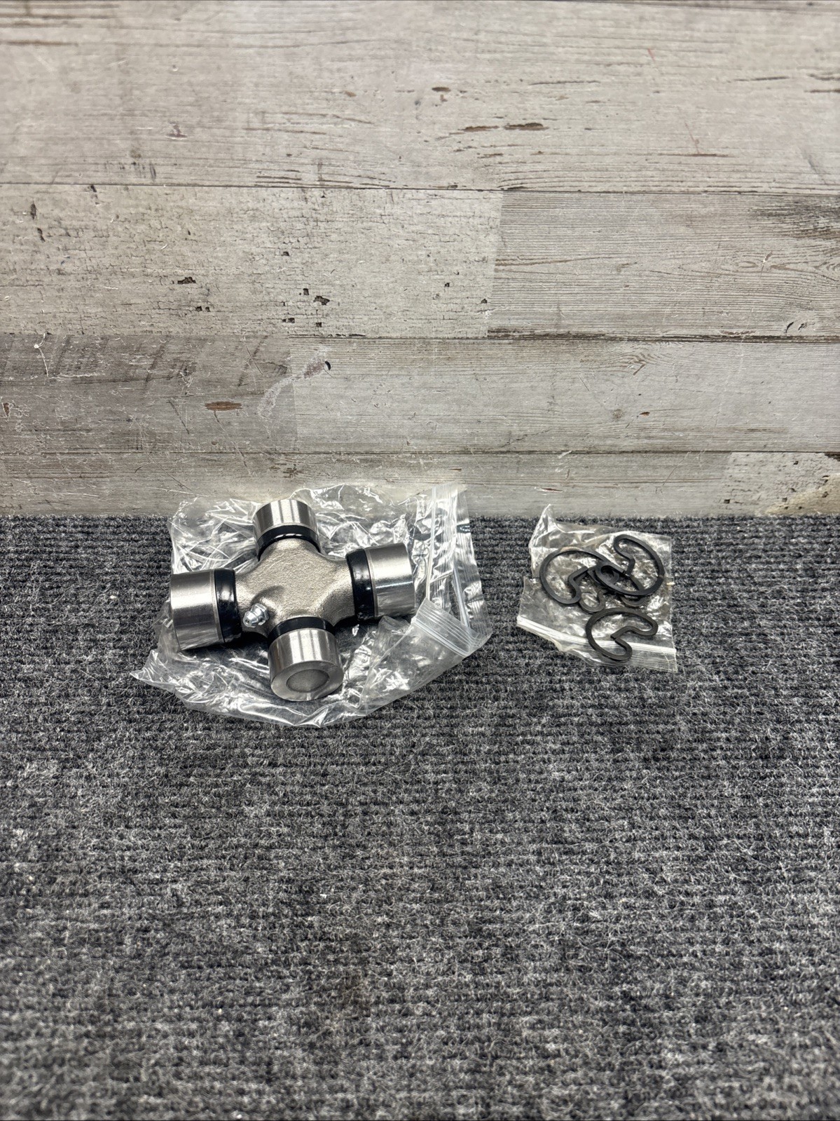 U Joint (1310/1350 Conversion), ‎3.5 x 3.5 x 1.25 inches 95-0460