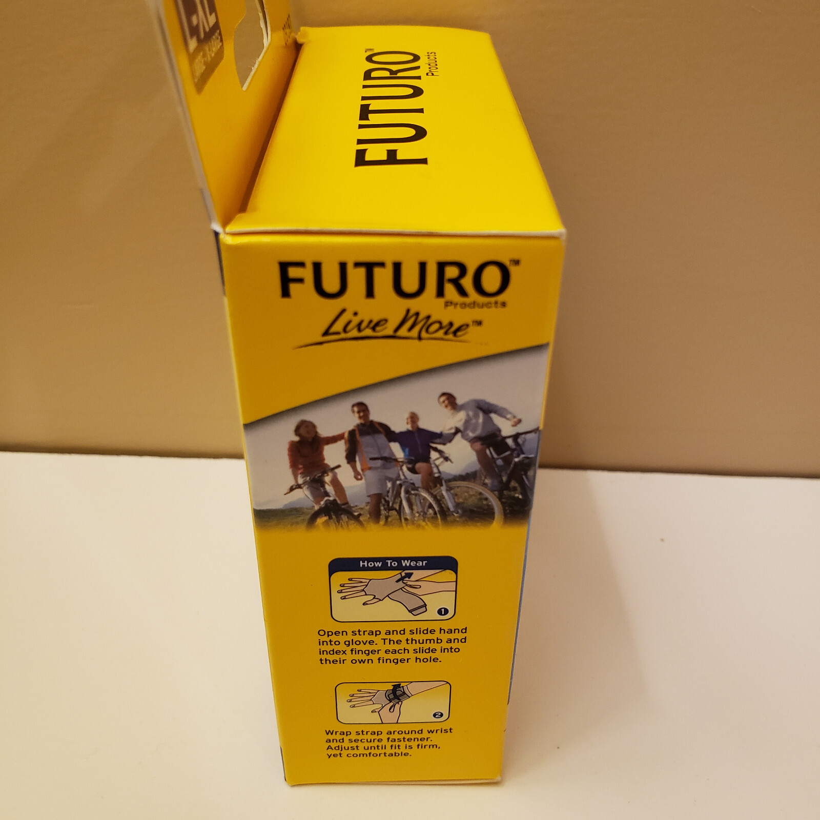 3M Futuro Energizing Support Glove Right/Left Large/XL Beige Reversible