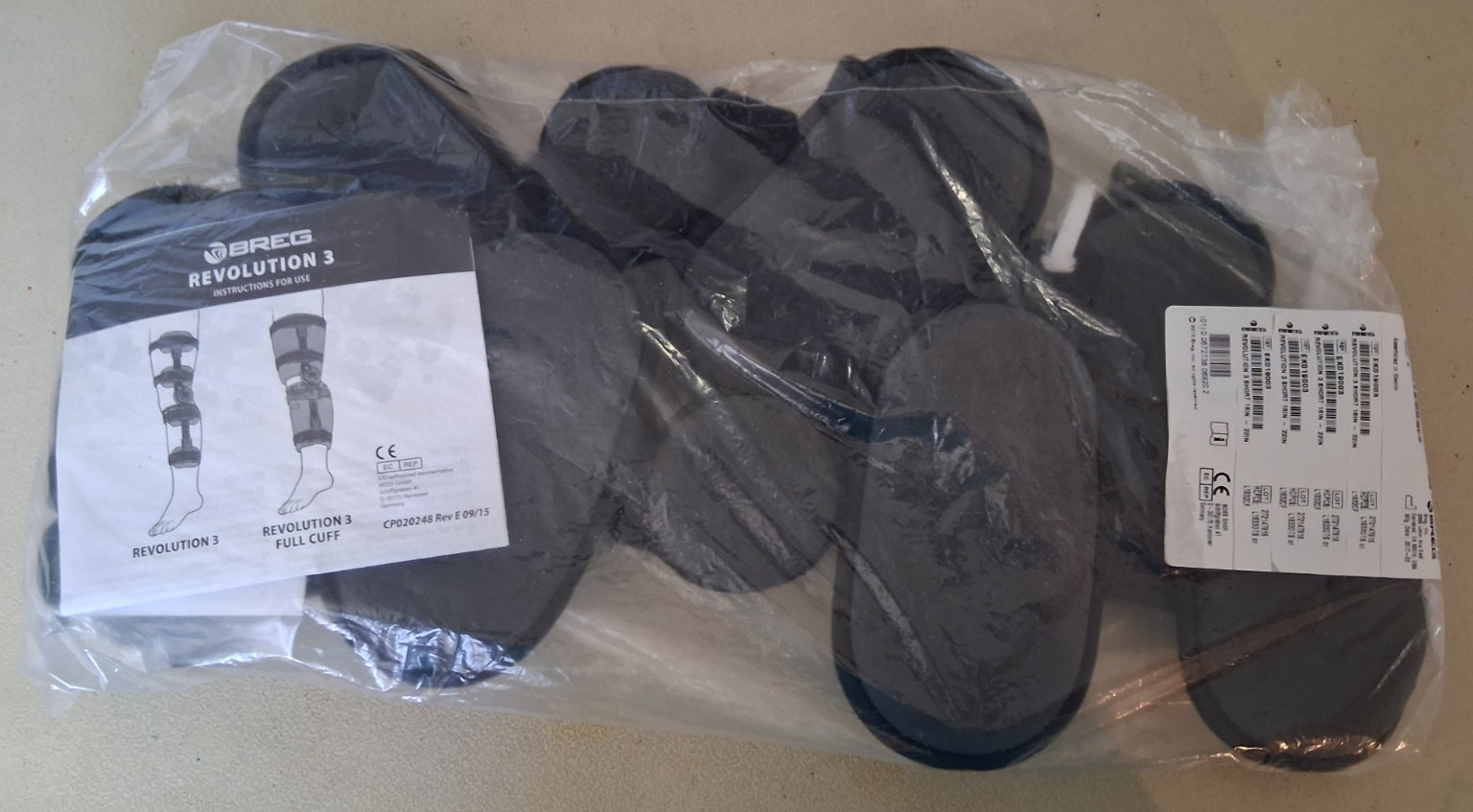 Breg Revolution 3, Short 18″ – 22″ Telescoping Knee Brace EK019003