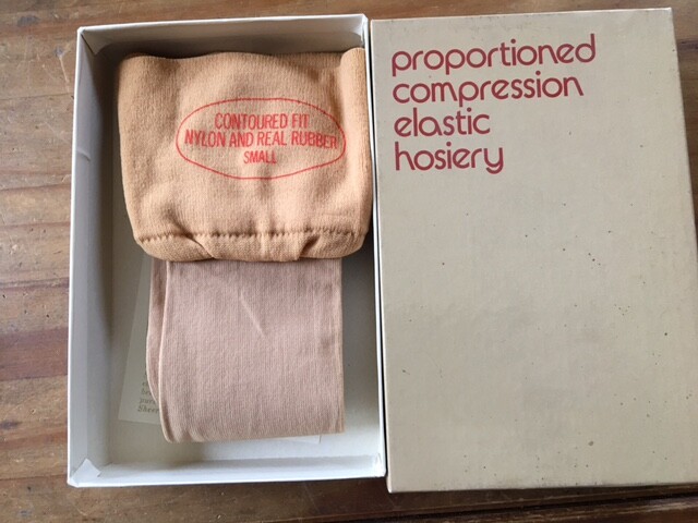 PROPORTIONED COMPRESSION ELASTIC HOSIERY ABOVE KNEE OPEN TOE SIZE SMALL OTC