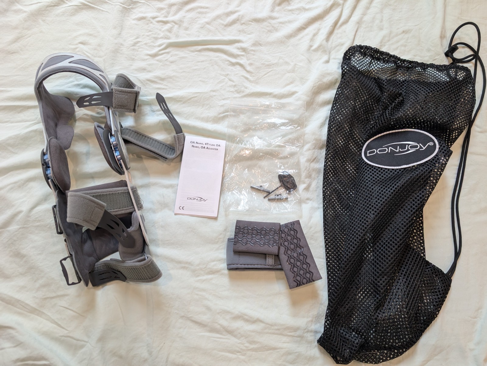 DonJoy OA Nano Knee Brace Right Medial X-Small w/ Bag & Accessories