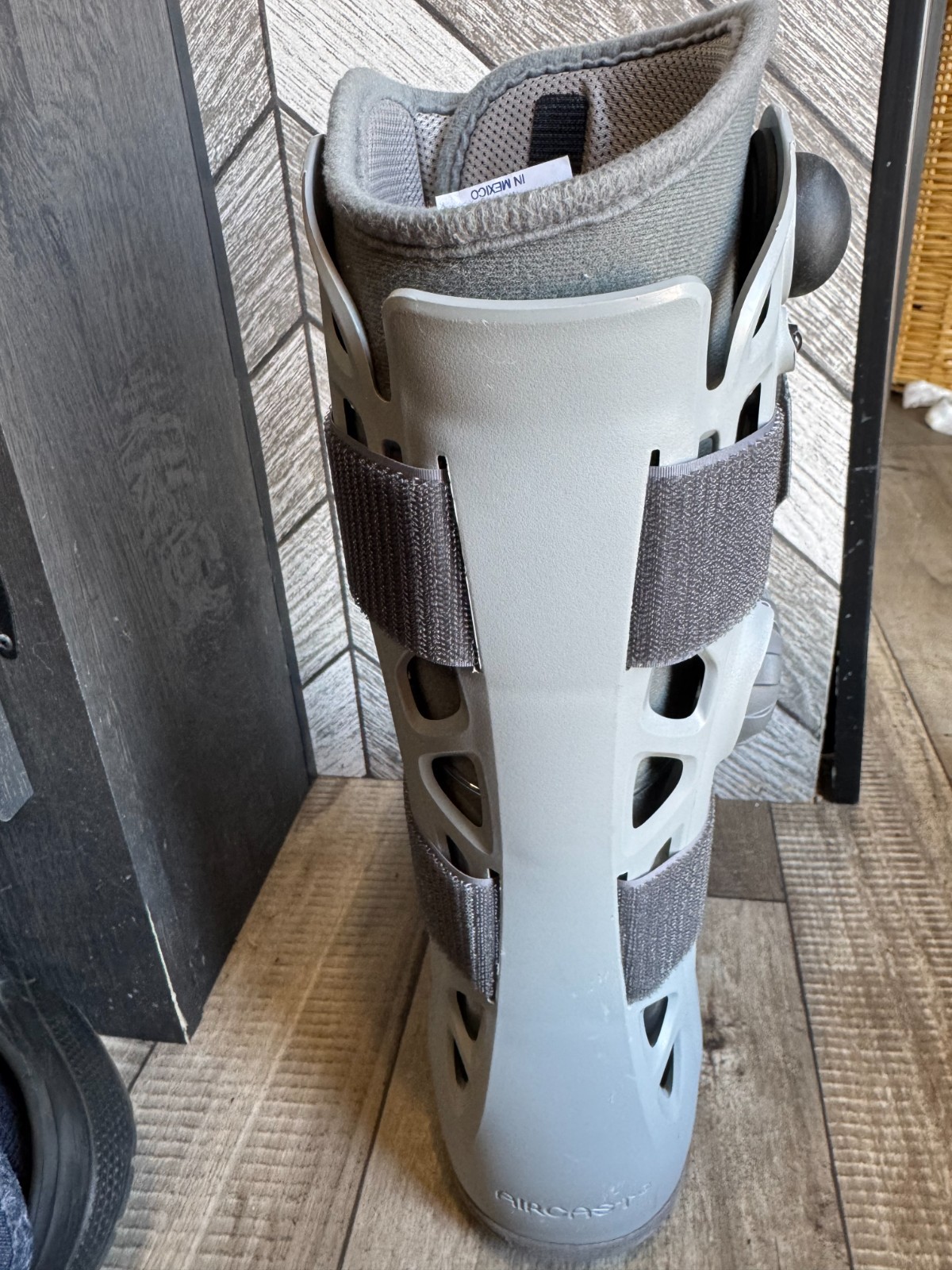 AIRCAST Walking Boot Size Small – Used Mid Calf Height Branded Union Hospital