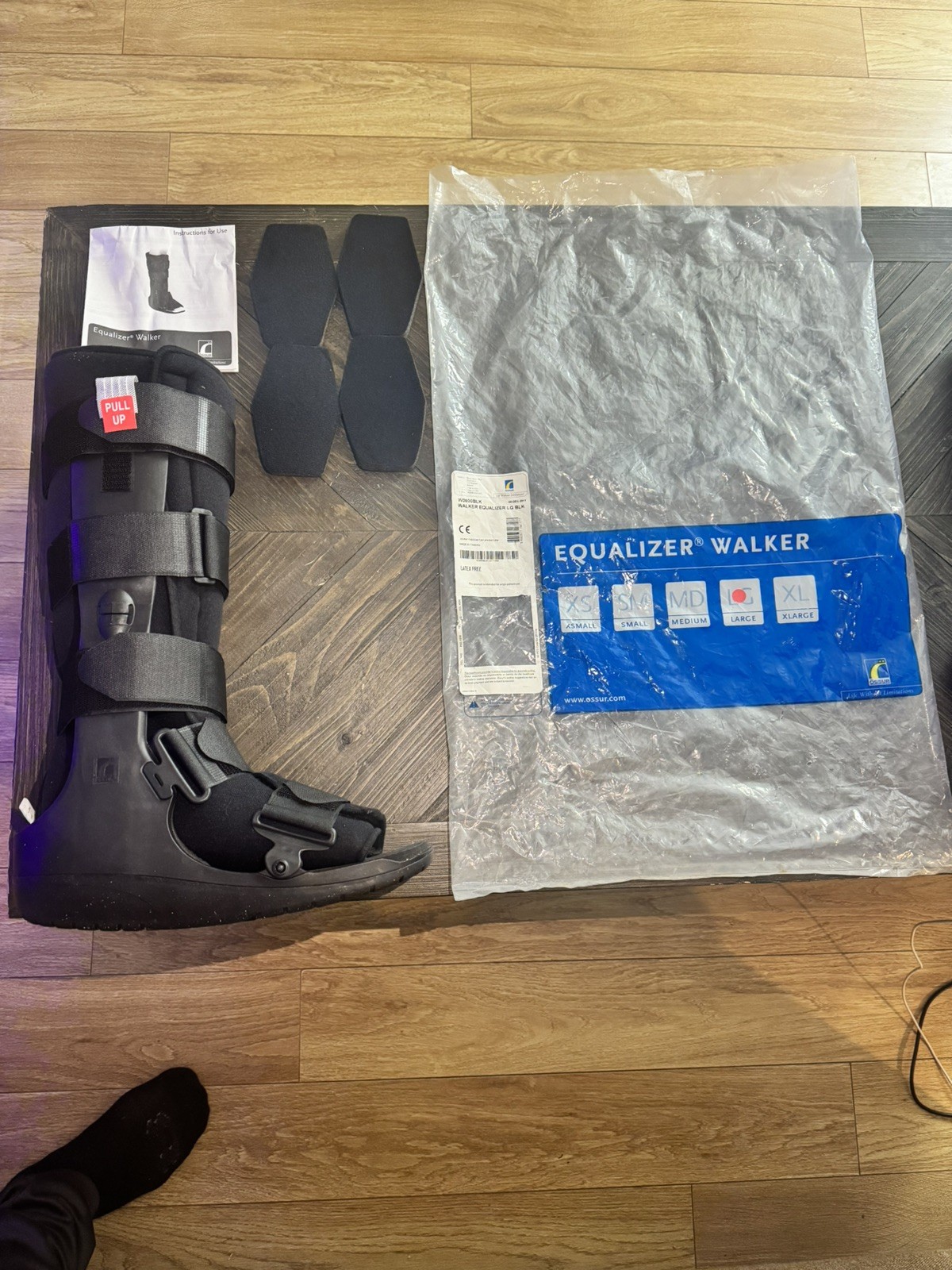 OSSUR W0600BLK Equalizer Walker Large Walking Boot Black 23 Large 19 Medium.