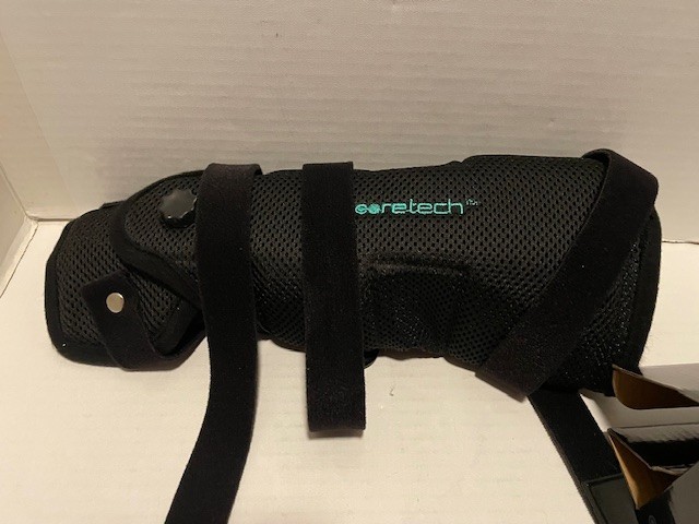 Open Box CORETECH 916 Left/Right Universal Wrist Brace/Splint – Black