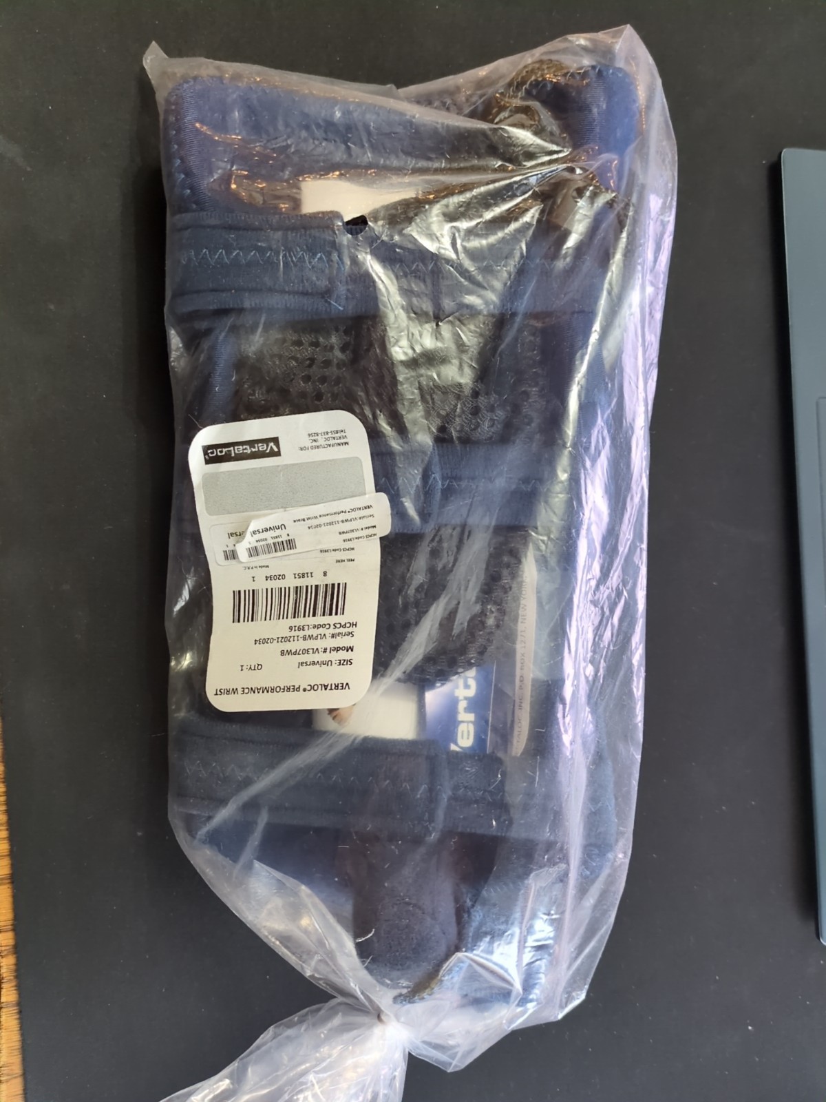 NEW Vertaloc Universal Performance Wrist Brace VL307PWB