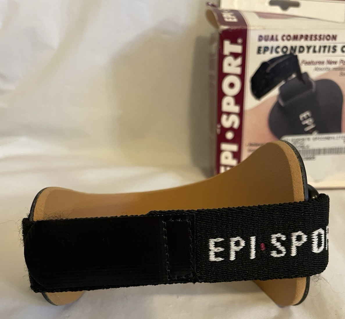 EPI Sport Black Dual Compression Epicondylitis Clasp Elbow Brace Small