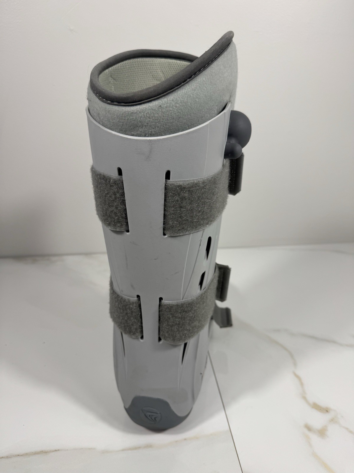 BREG Genesis Mid-Calf Full Shell Walker BOOT Medium-Used