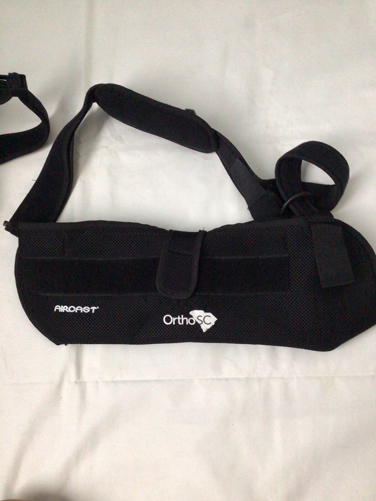 NEW AIRCAST DJO UNIVERSAL QUICK FIT SHOULDER IMMOBILIZER NEW 06AB