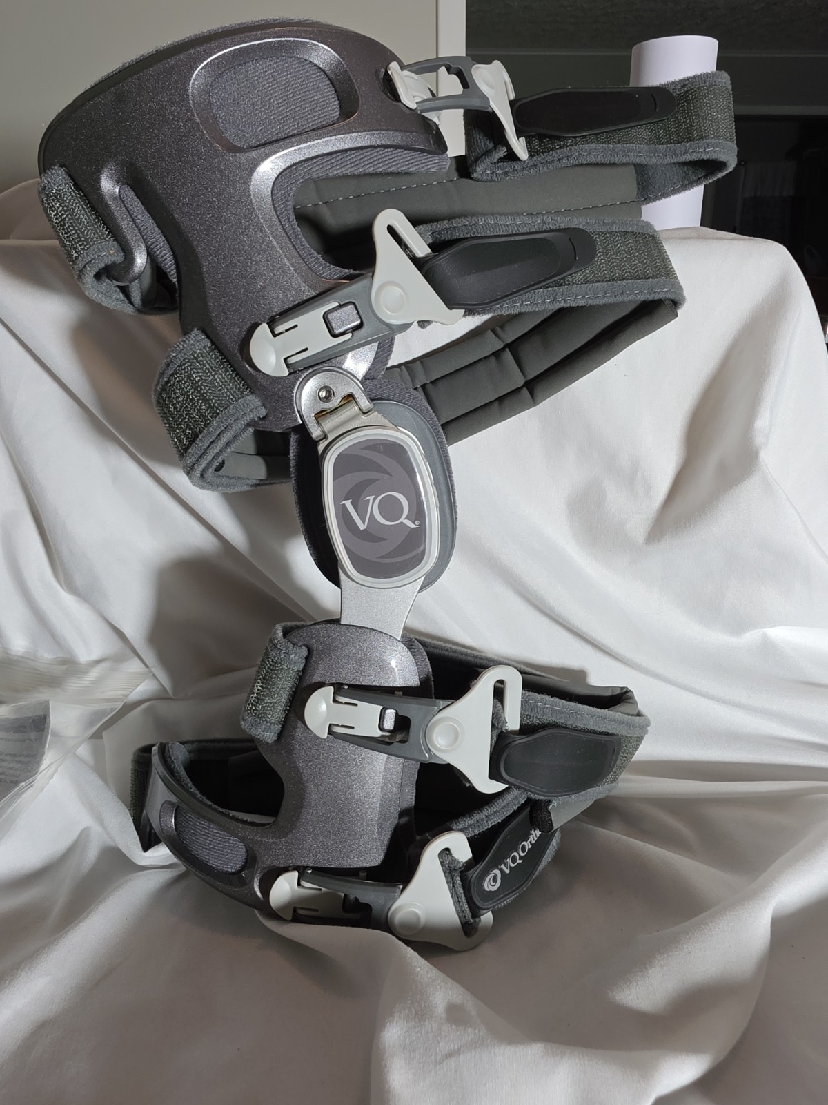VQ OACTIVE 2 OrthoCare Osteoarthritis Knee Brace w/Instructions Right-E24