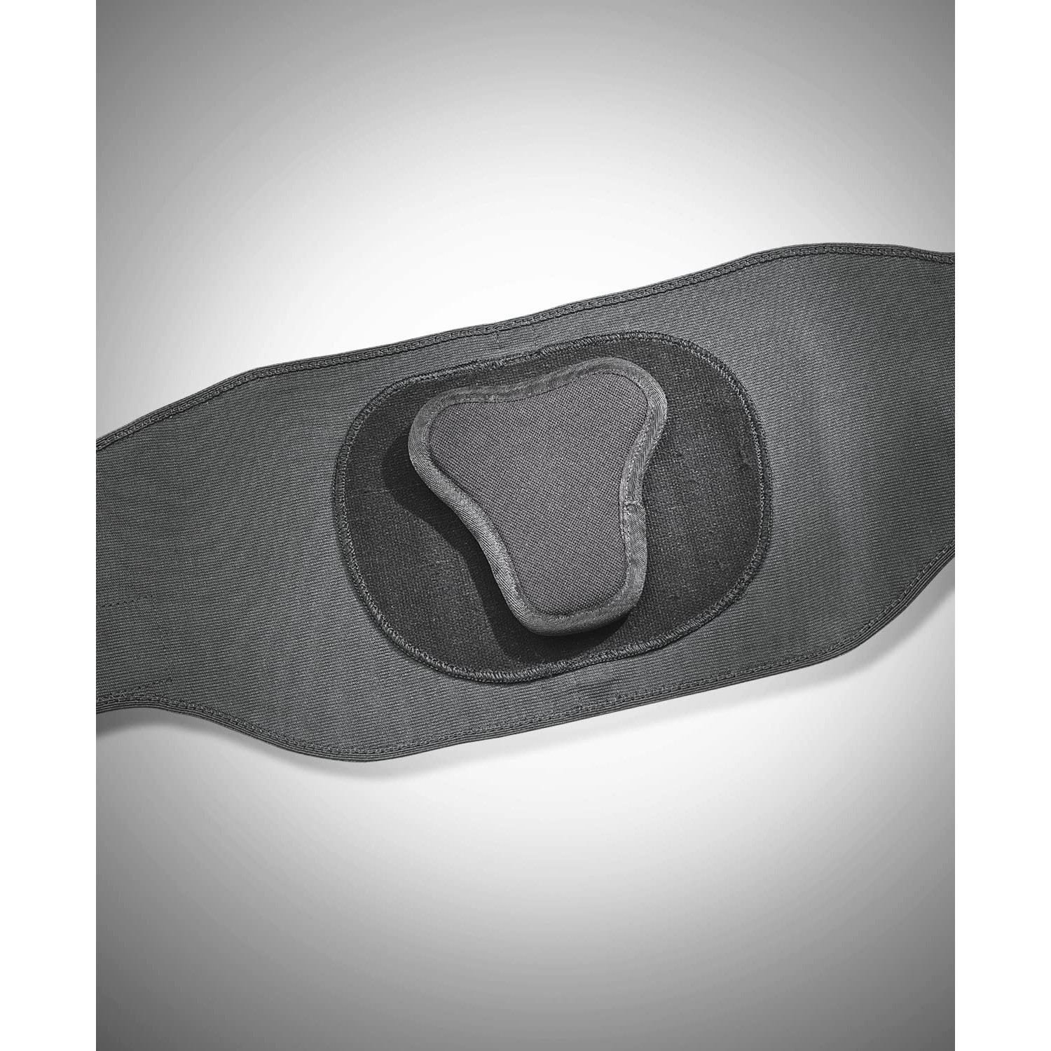 Mueller Lumbar Back Brace with Removable Pad: Standard Size (Black)