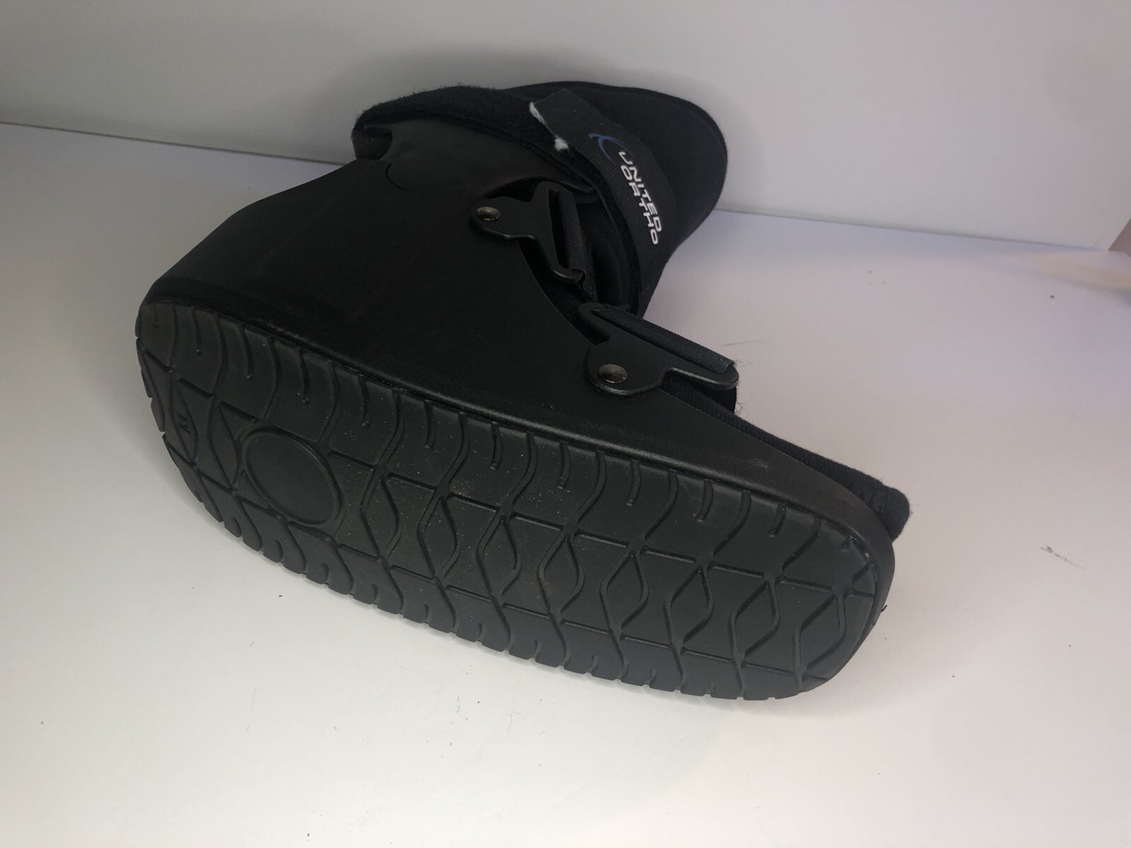 Black United Ortho Short Air Cam Walker Fracture Boot, Size Medium– New