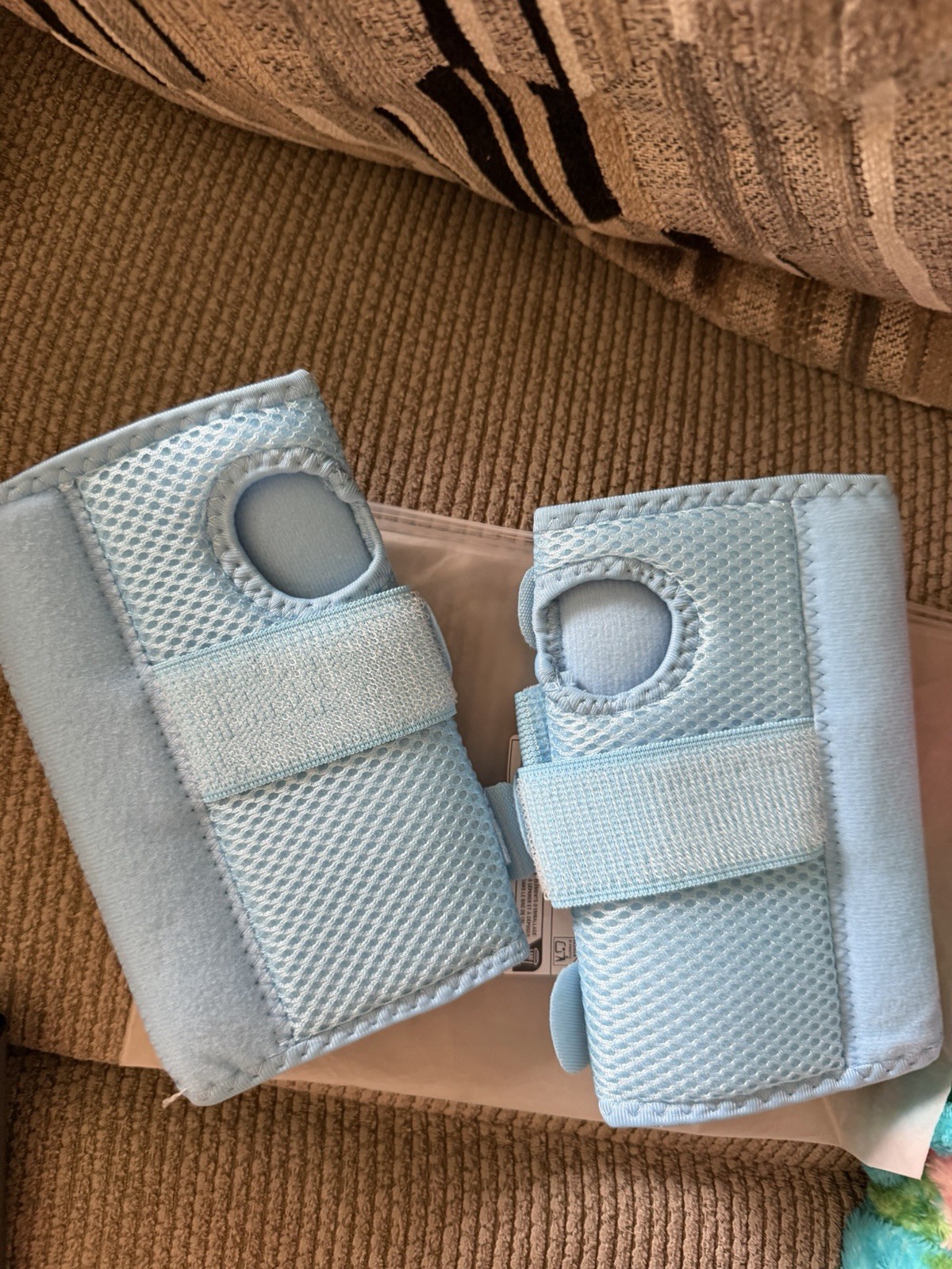 Wrist Support 2-Pack Elastic Soft-Fabric Sleeve Blue