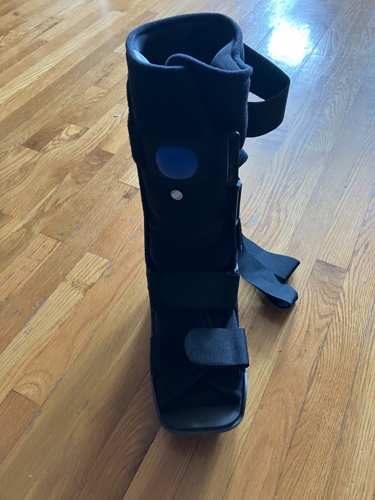 Walking boot (orthopedic), large. New. Very comfortable. Adjustable.