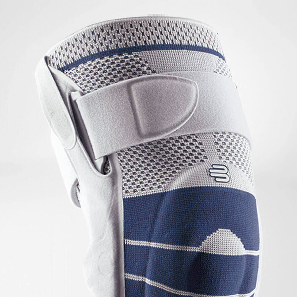 Bauerfeind Genutrain S Black Right Knee Pad with Side Stabilizing Slats