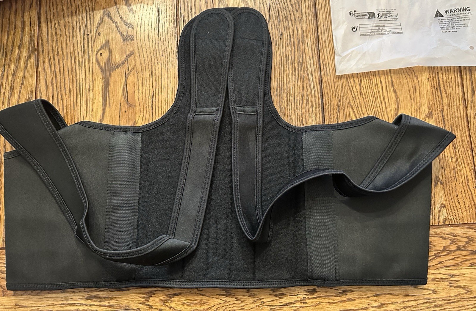 Posture Corrector Men and Women Comfortable Upper Back Brace, Size M