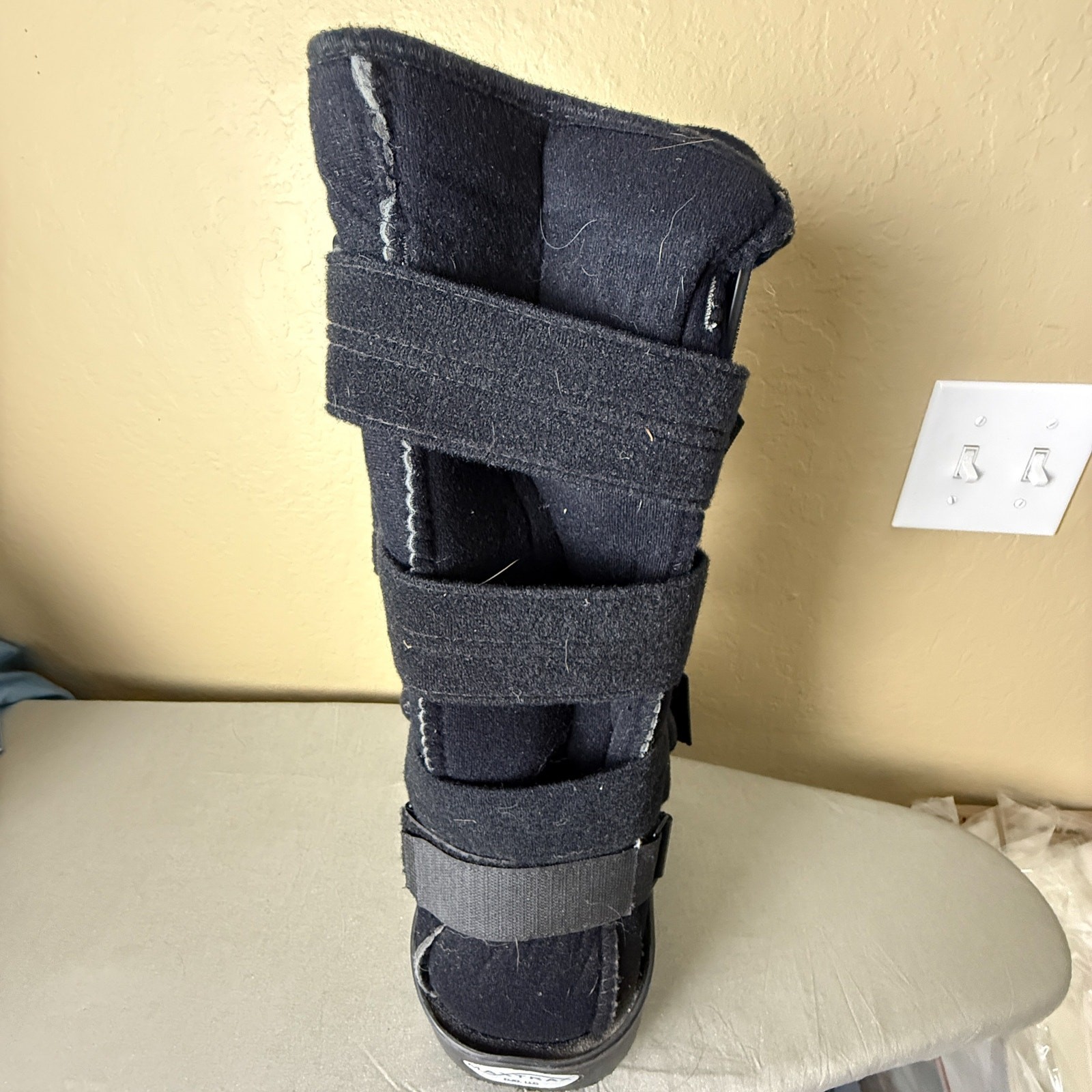 DJO MaxTrax Tall Walking Boot Medium Black Orthopedic Ankle Foot Brace