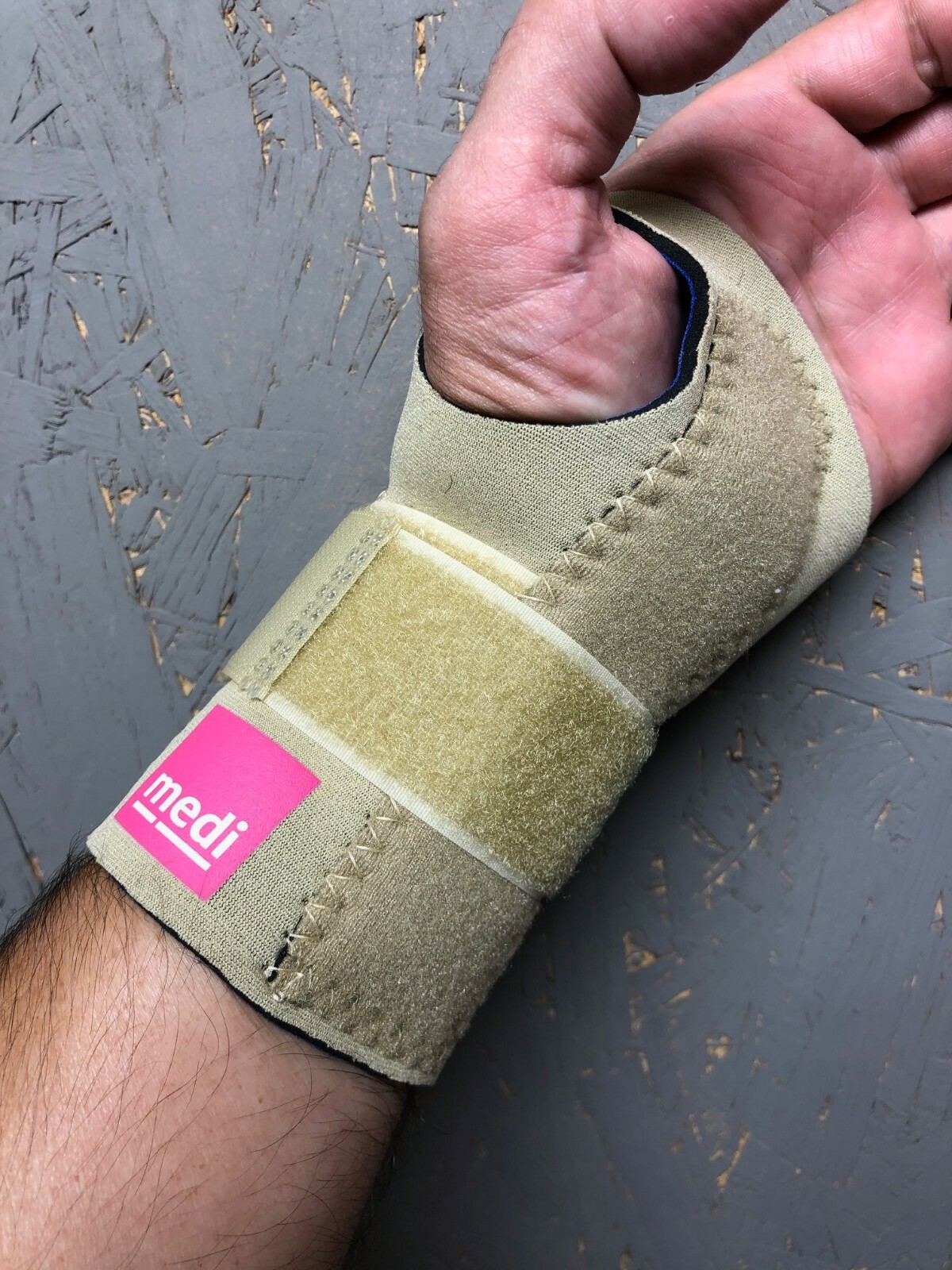 Medi Carpal Tunnel Syndrome Wrist Support w/ Adjustable Strap (Neoprene) SIZES