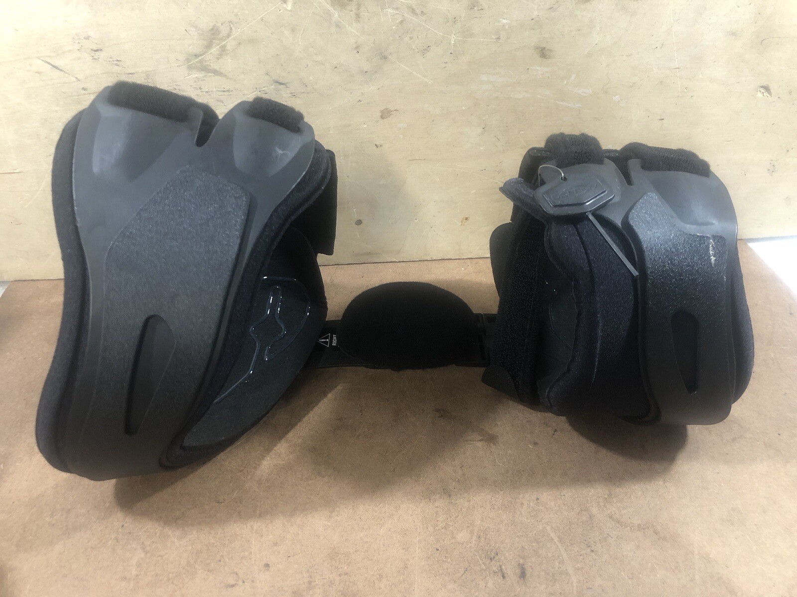 Donjoy 3DF XL Right Medial Knee Brace PreOwned