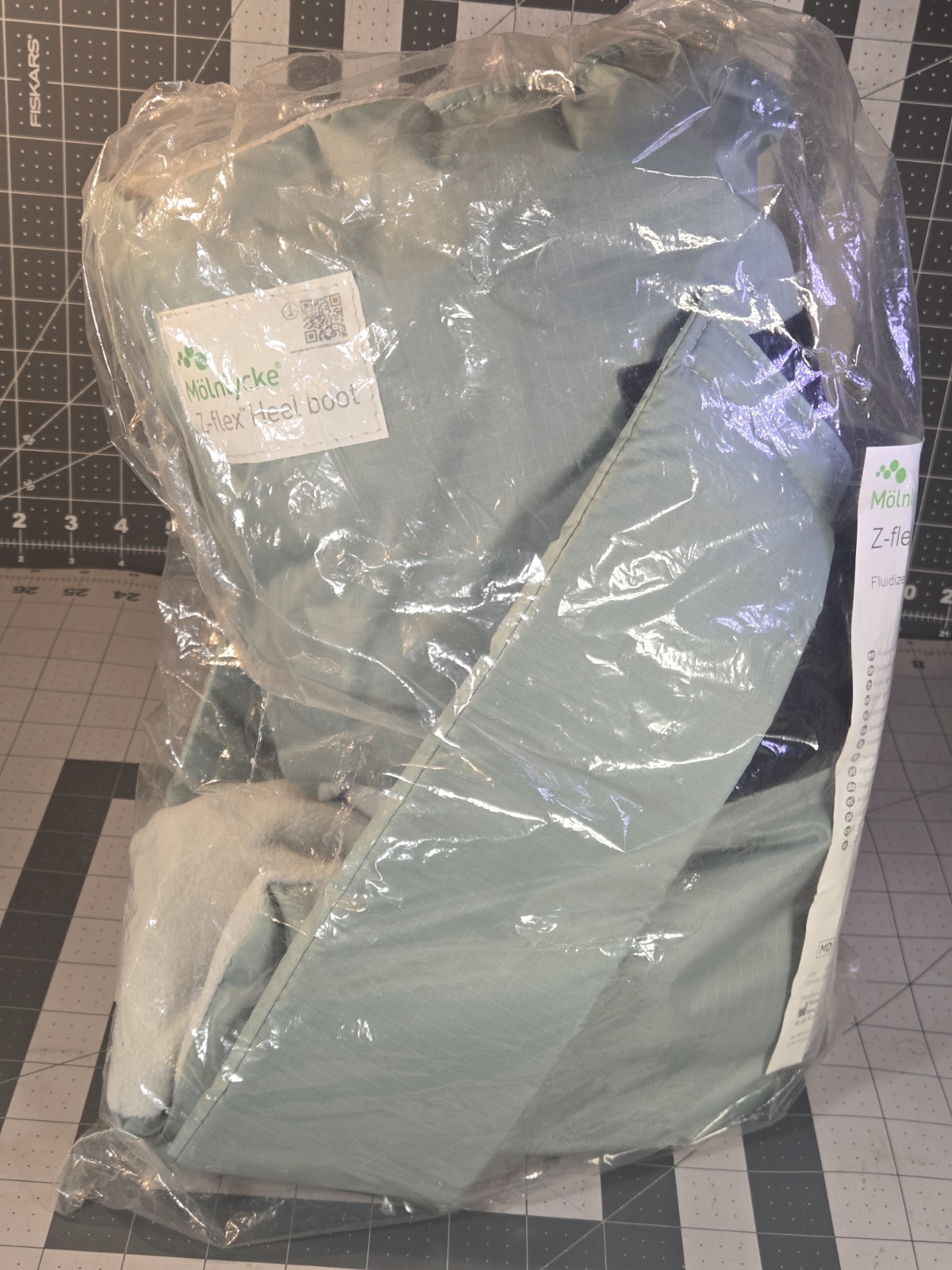 Molnlycke Z-Flex Fluidized Heel Boot #1400123-03- Exp:09/28/2026