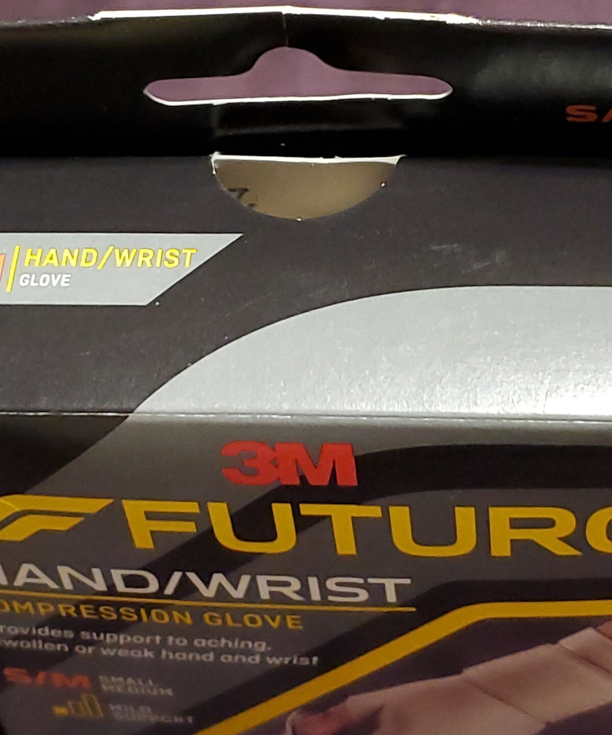 3M Futuro Compression Glove Mild Support to Aching, Weak Hands & Wrists S/M