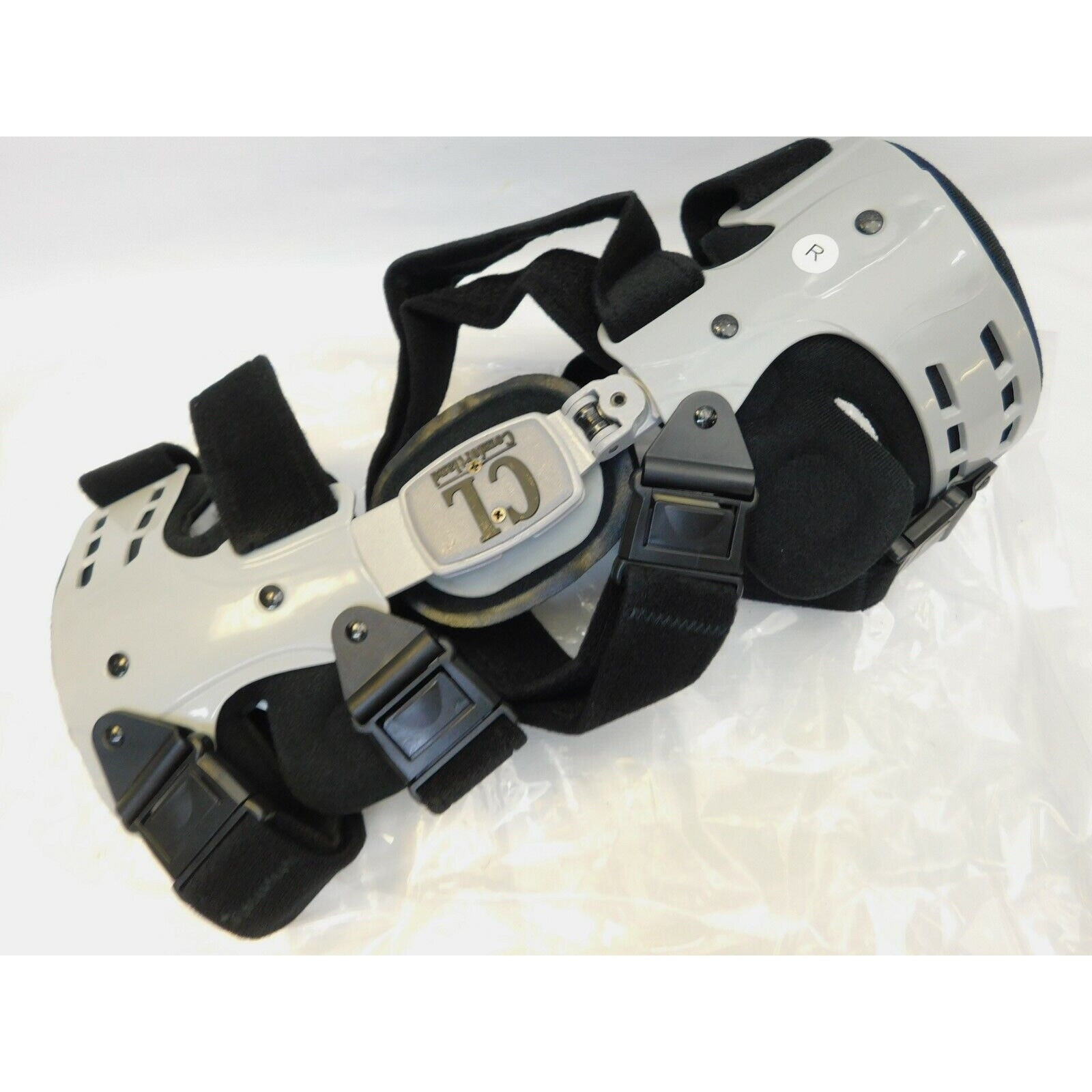 COMFORTLAND Adjustable Right OA-200-R Knee Brace w/ ck-007 Suspension Sleeve
