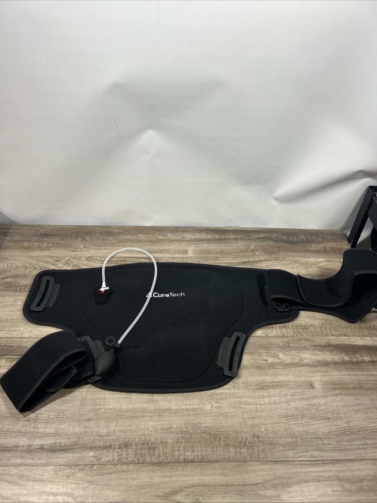 Mana Ez Hip Ice Oack Holder With Compression No Ice Pack