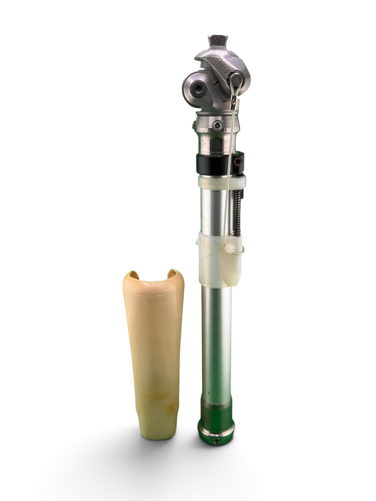 OTTOBOCK Otto Bock 3r49 Prosthetic Knee. Prosthetic Knee W/ Pylon. Great cond